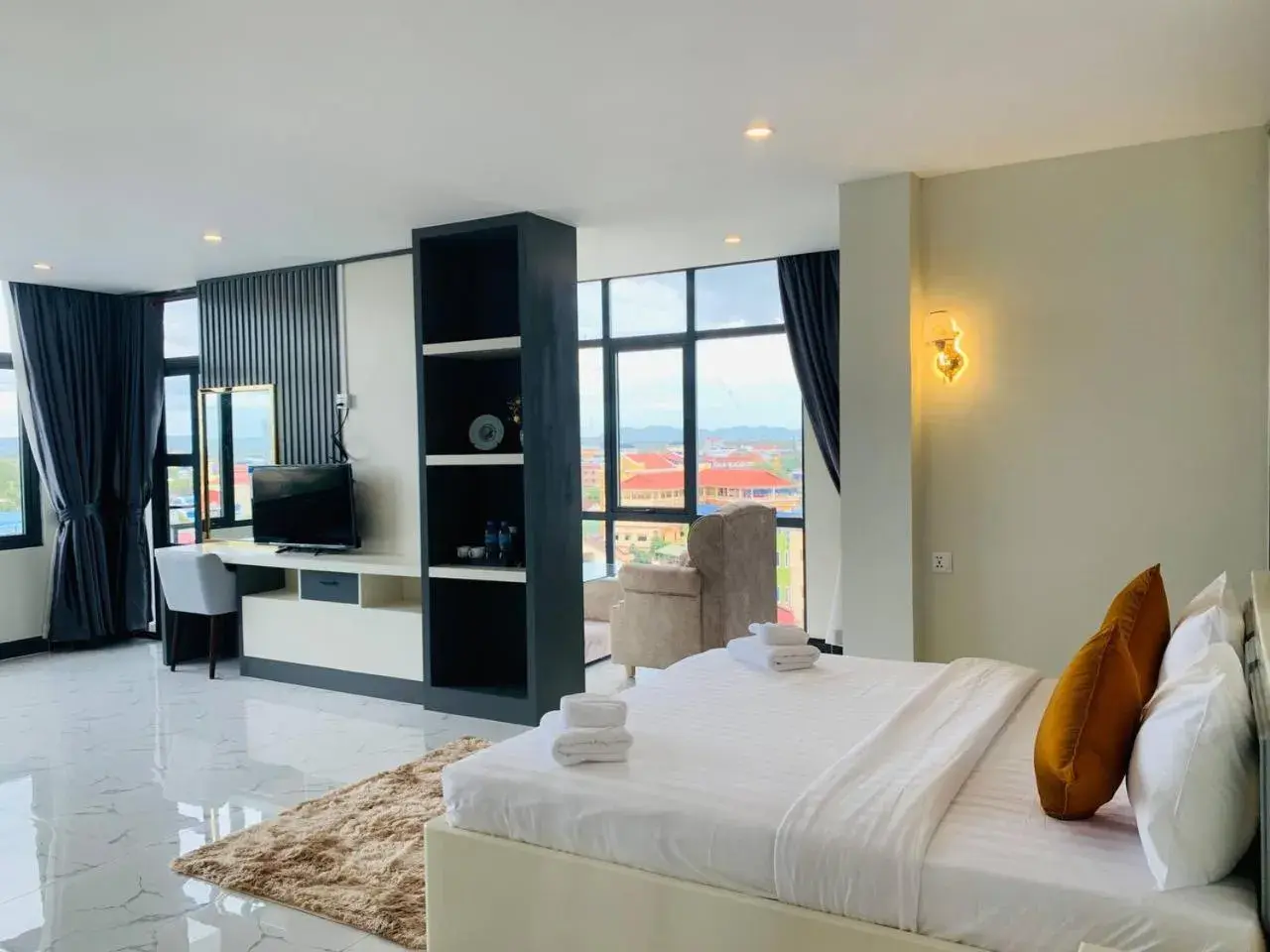 Suite with Balcony in Kampot Sunny Hotel Suite with Balcony in Kampot Sunny Hotel