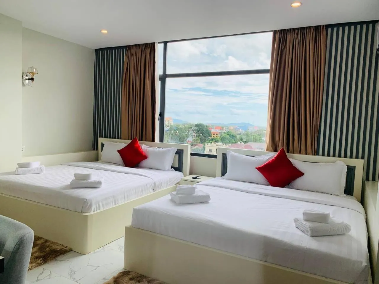 Bed in Kampot Sunny Hotel