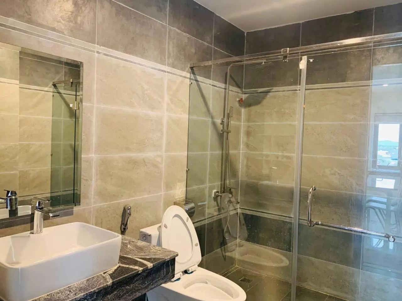 Bathroom in Kampot Sunny Hotel