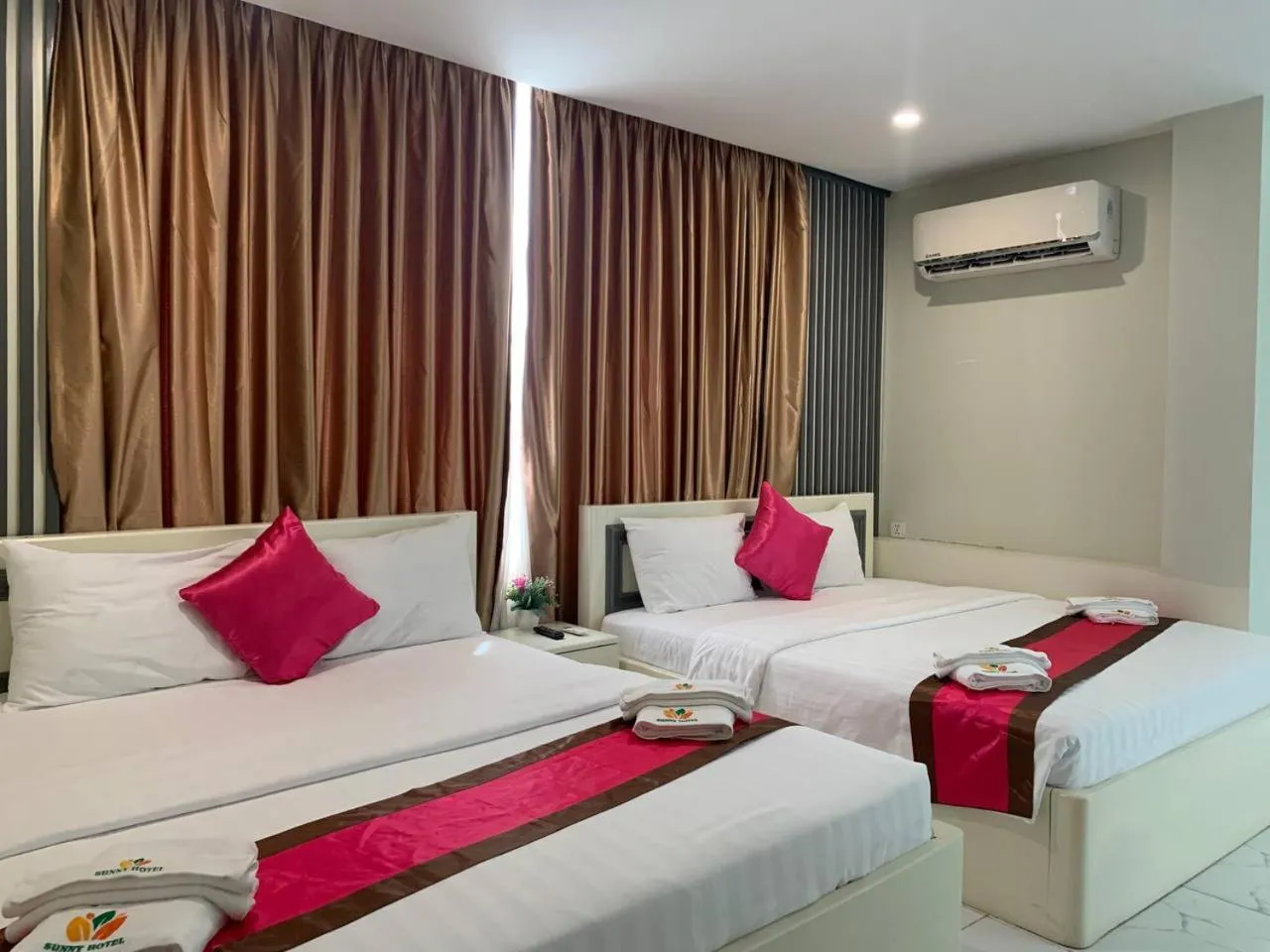 Bedroom, Bed in Kampot Sunny Hotel