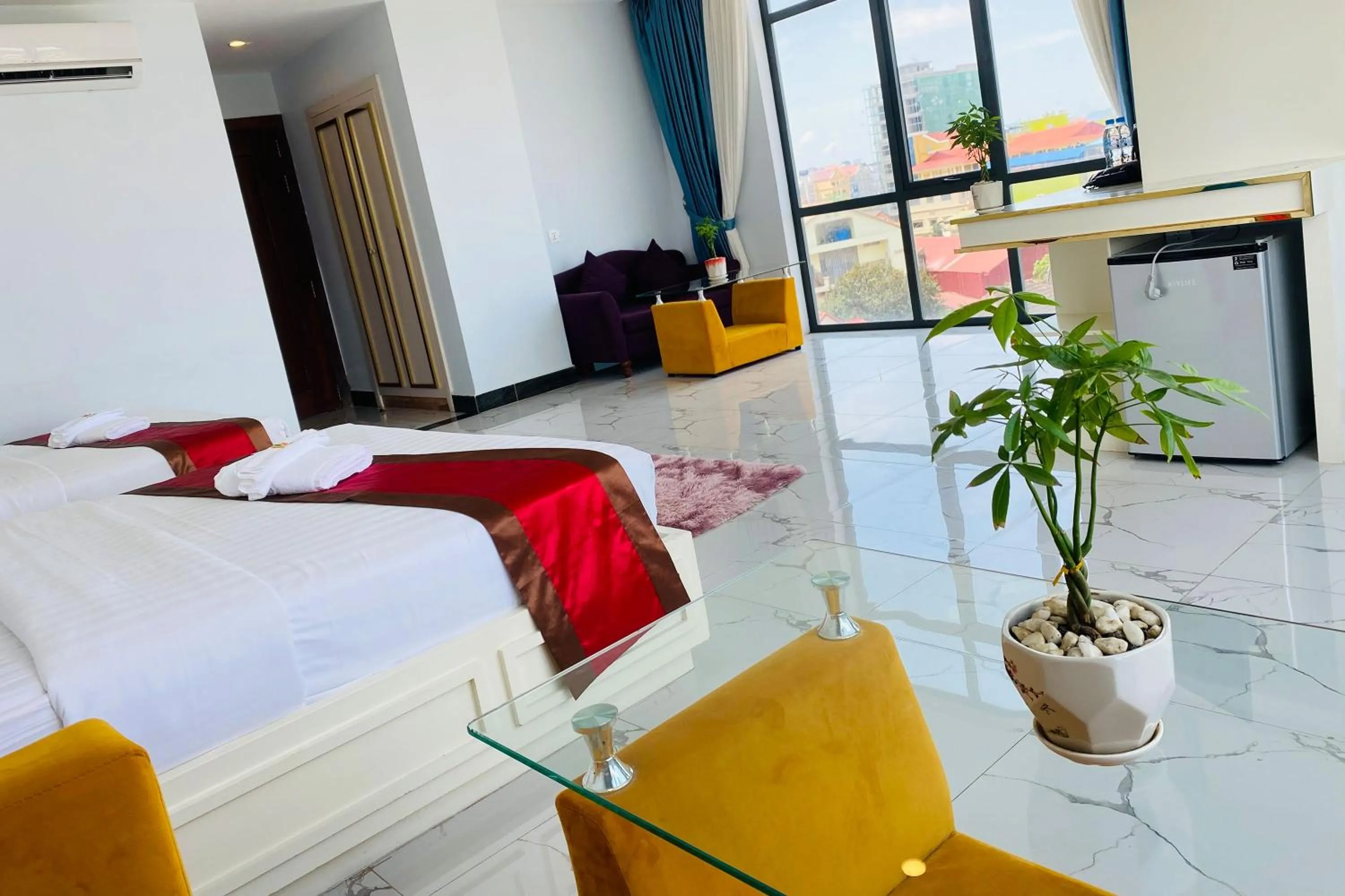 Bed in Kampot Sunny Hotel