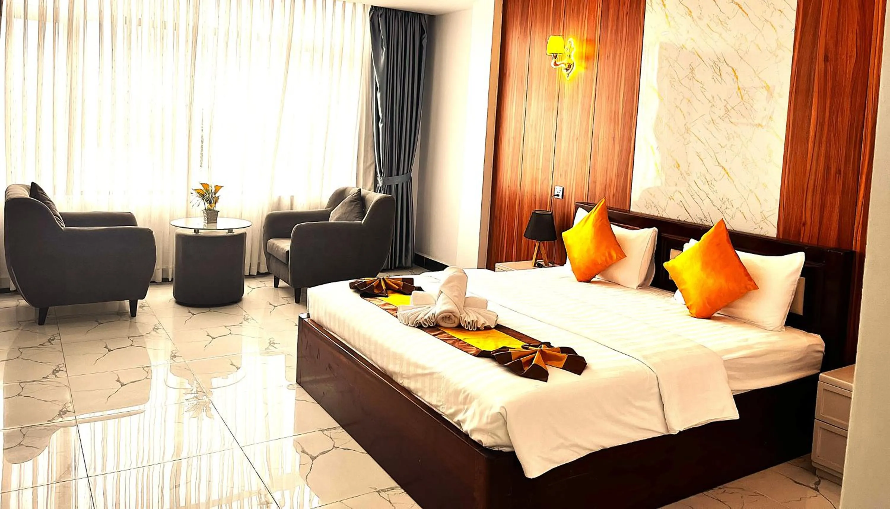 Guests, Bed in Kampot Sunny Hotel