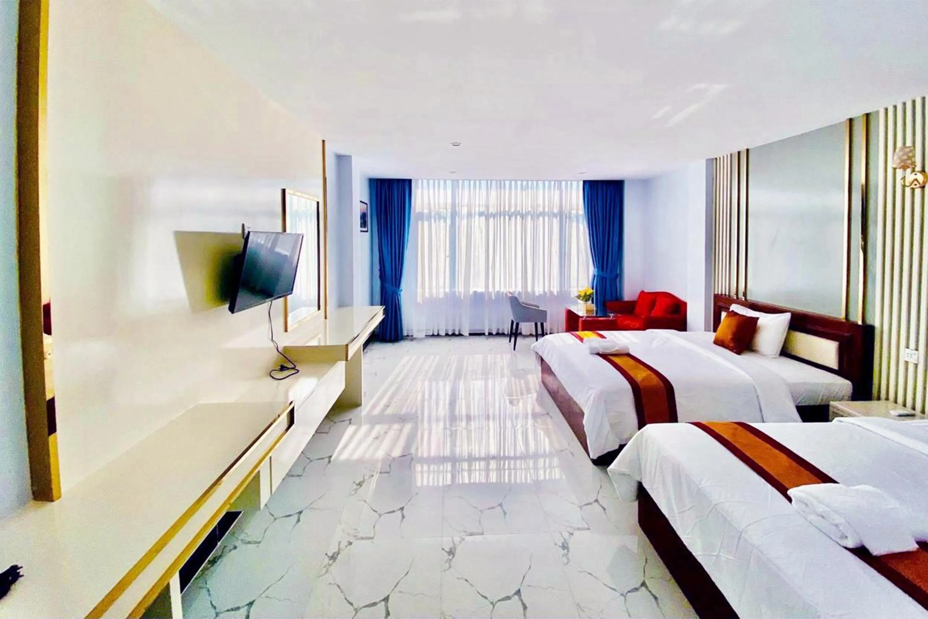 Bed in Kampot Sunny Hotel