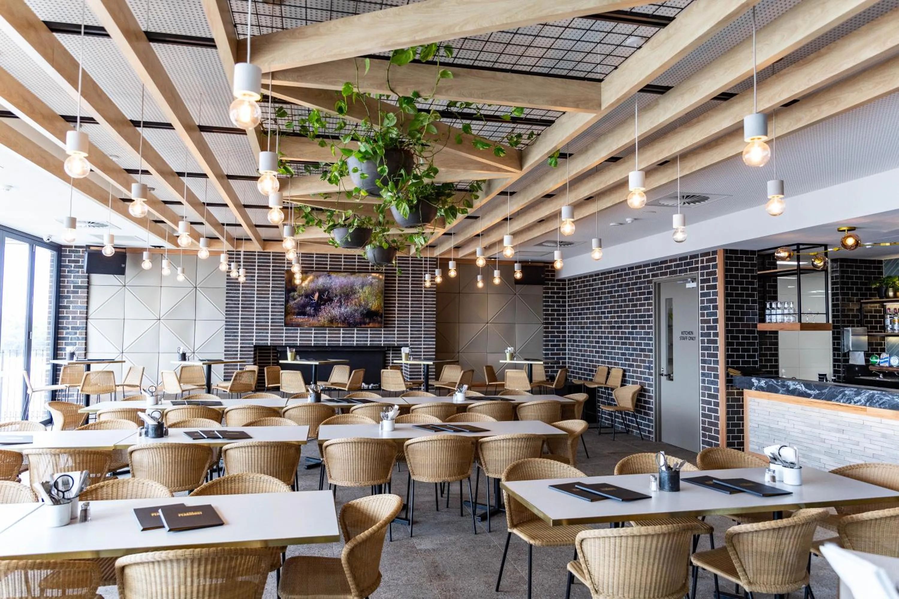 Restaurant/places to eat in The Peakhurst