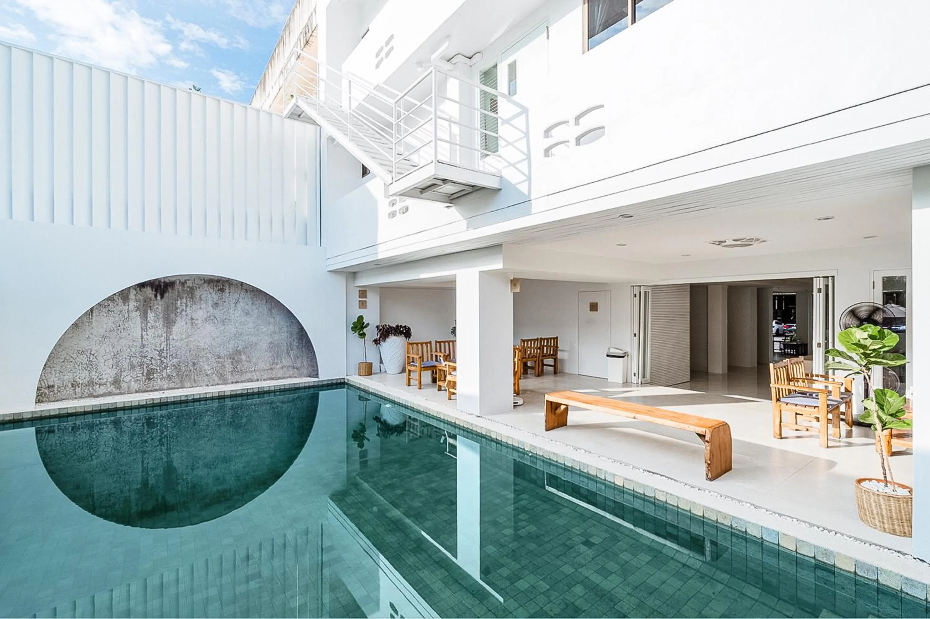 Swimming pool in Bedline Hotel - SHA Certified