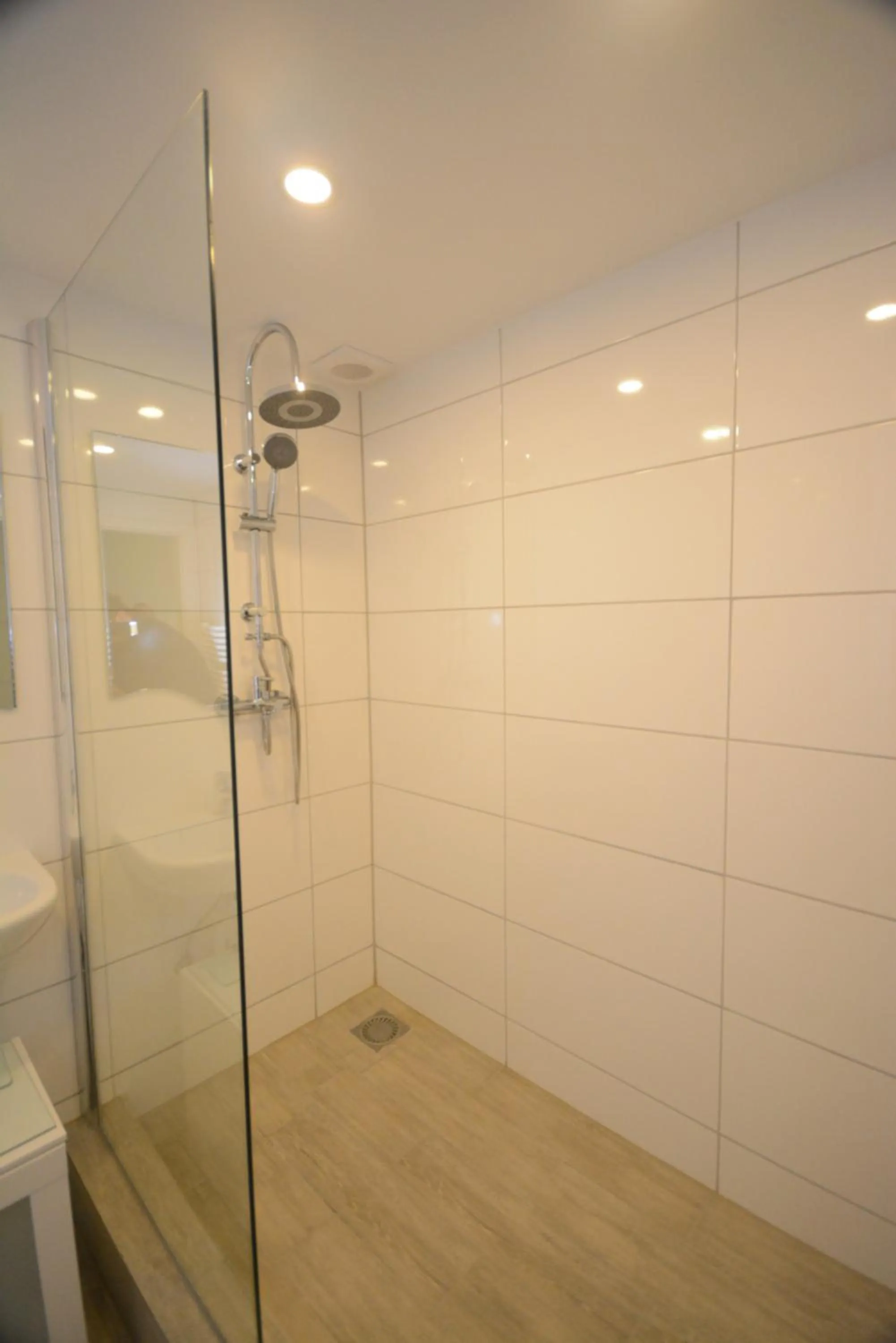 Shower in Hannover Zimmervermietung Mardino