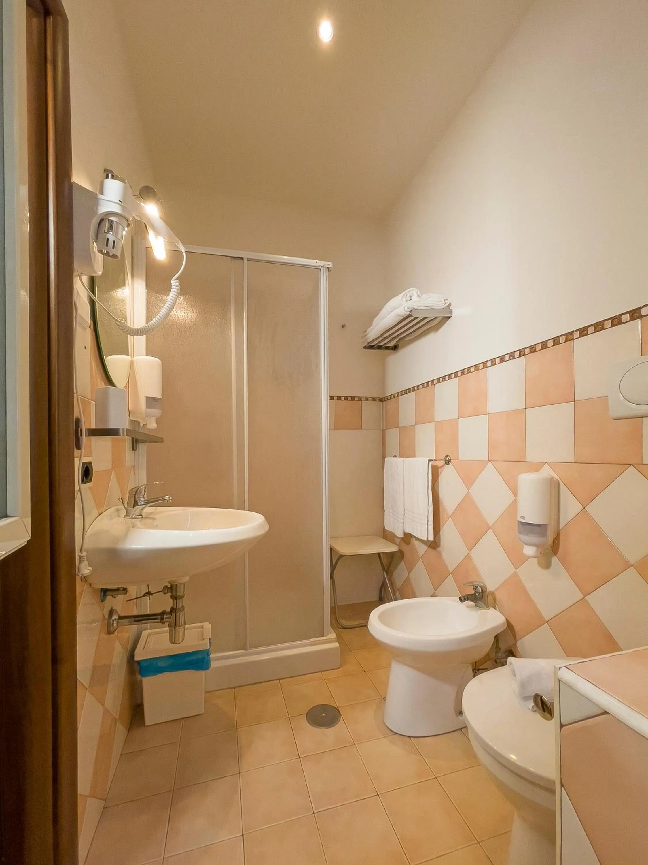 Bathroom in Gregorio's Rooms