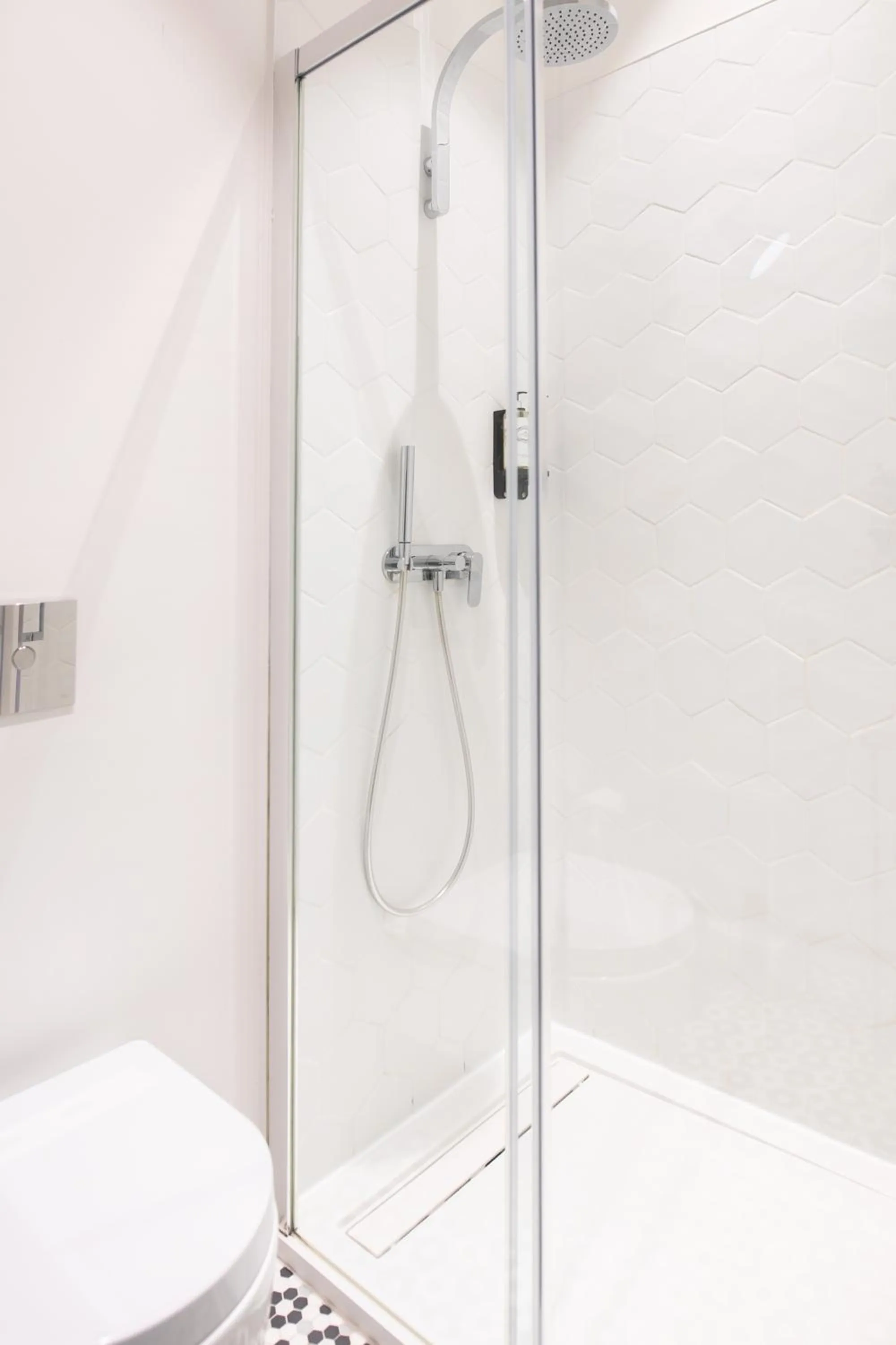 Toilet in The Lift Apartments by RIDAN Hotels