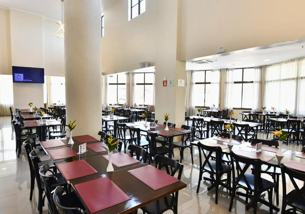 Restaurant/places to eat in Hotel Rainha dos Apóstolos