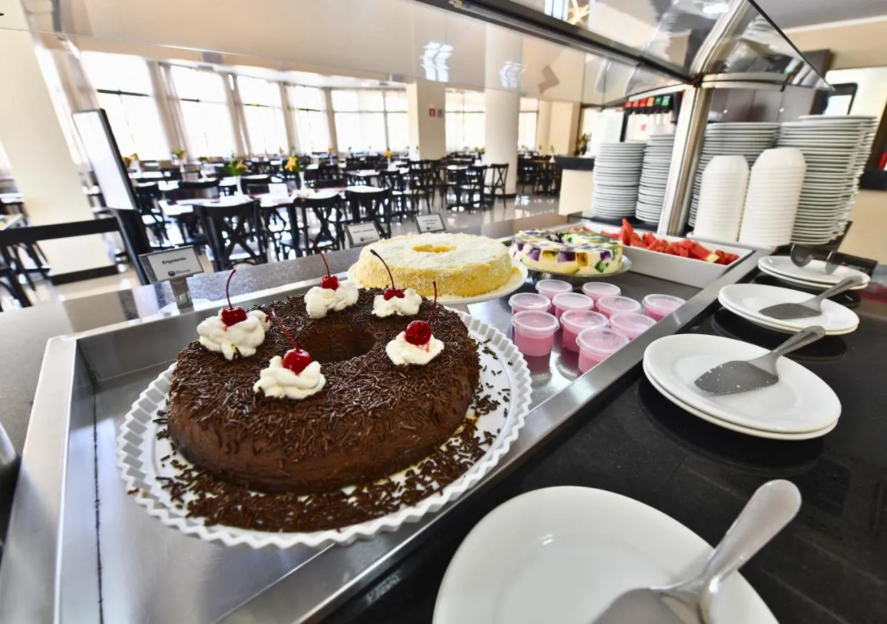 Restaurant/places to eat in Hotel Rainha dos Apóstolos