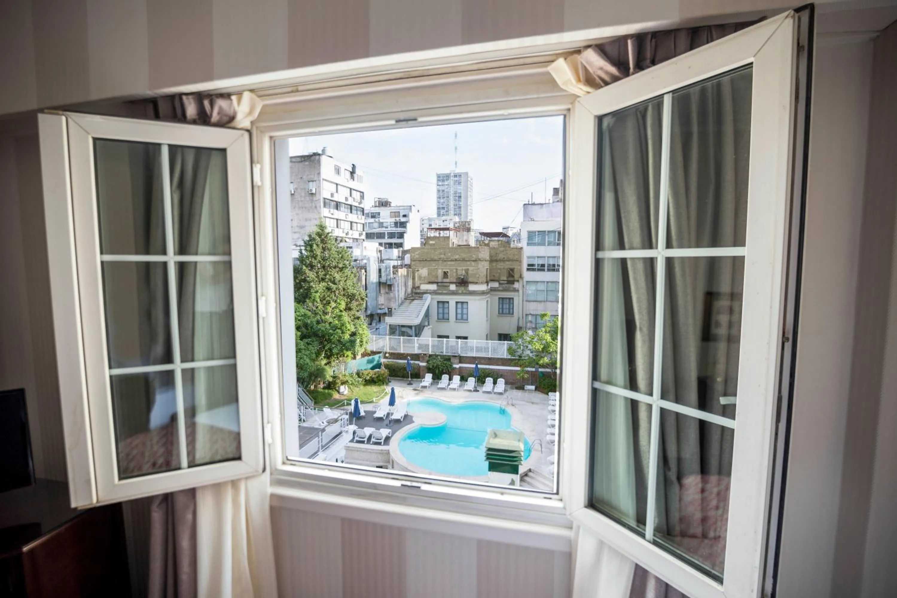 Pool view in Claridge Hotel