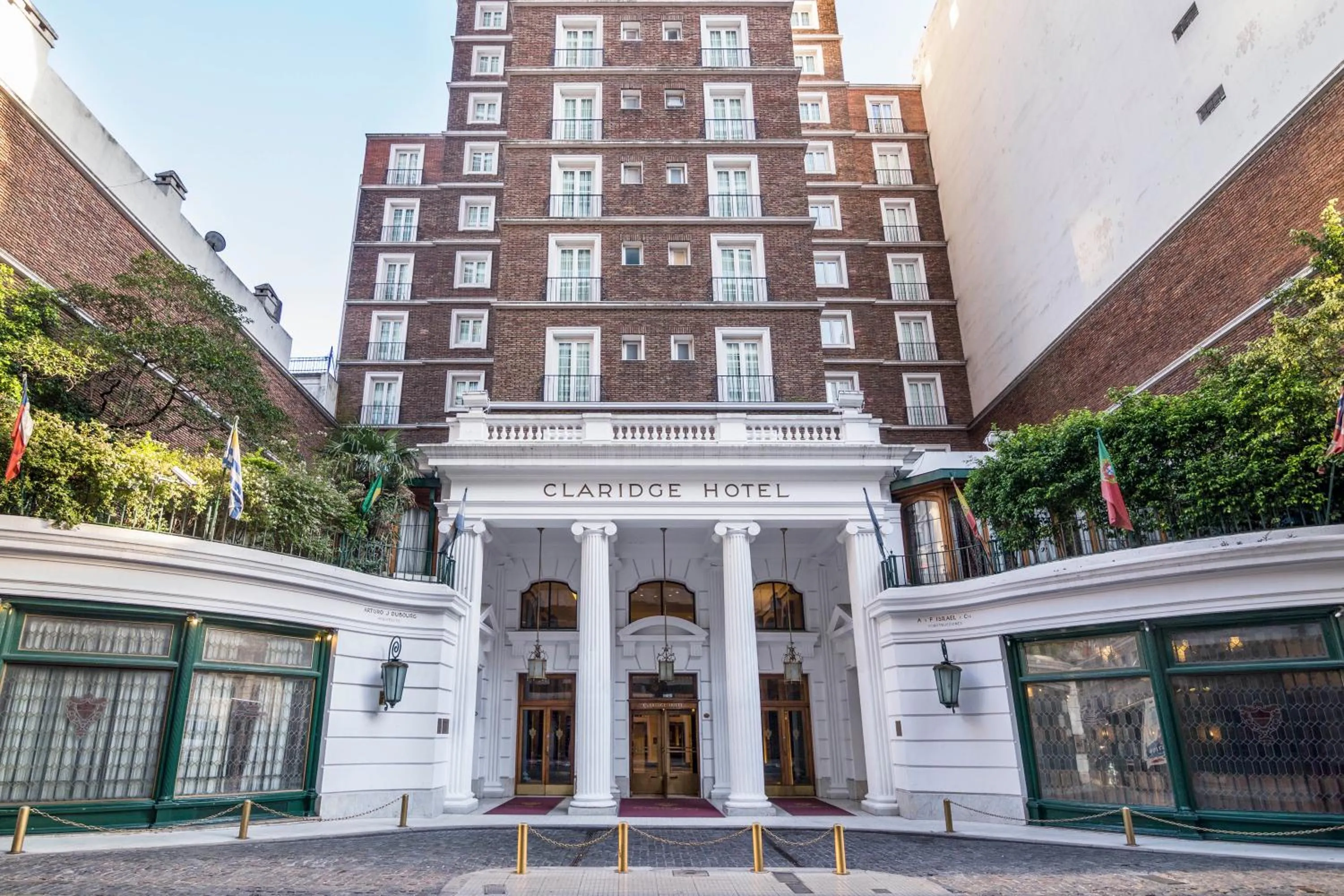 Facade/entrance in Claridge Hotel