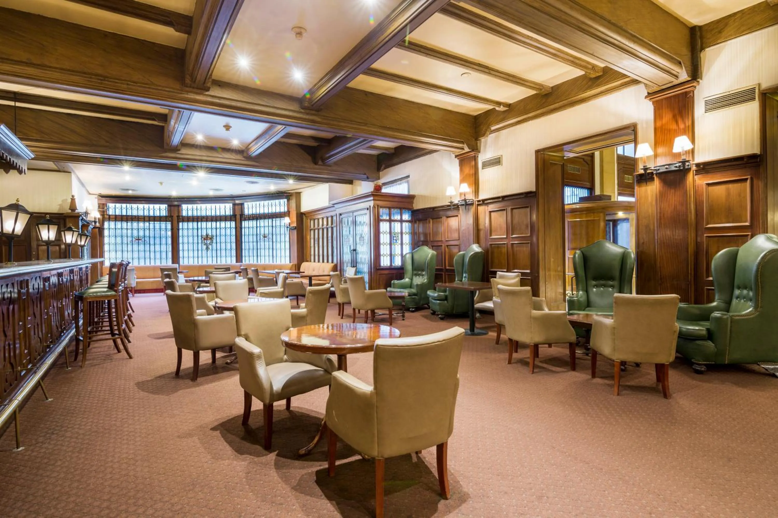 Lounge or bar in Claridge Hotel