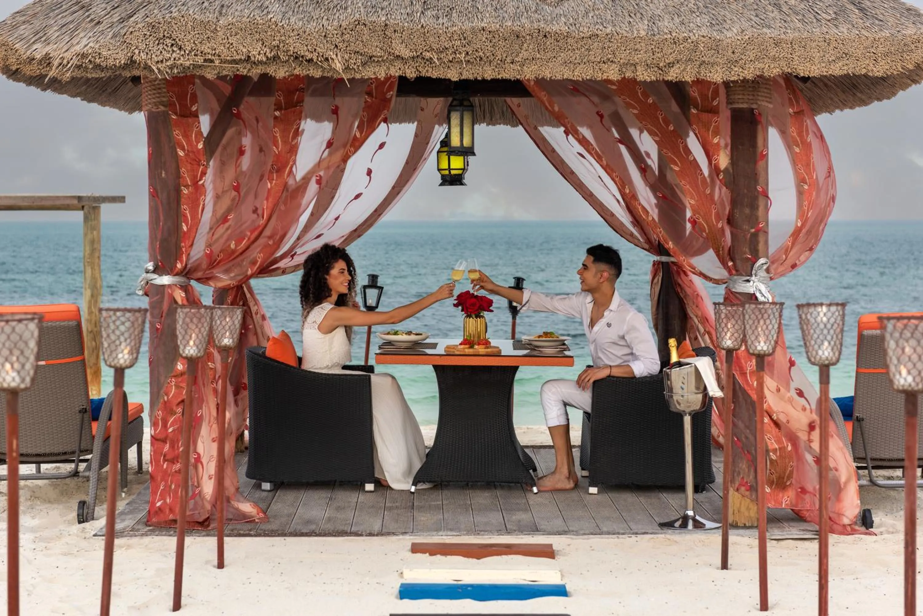 Lounge or bar in Al Maya Island & Resort
