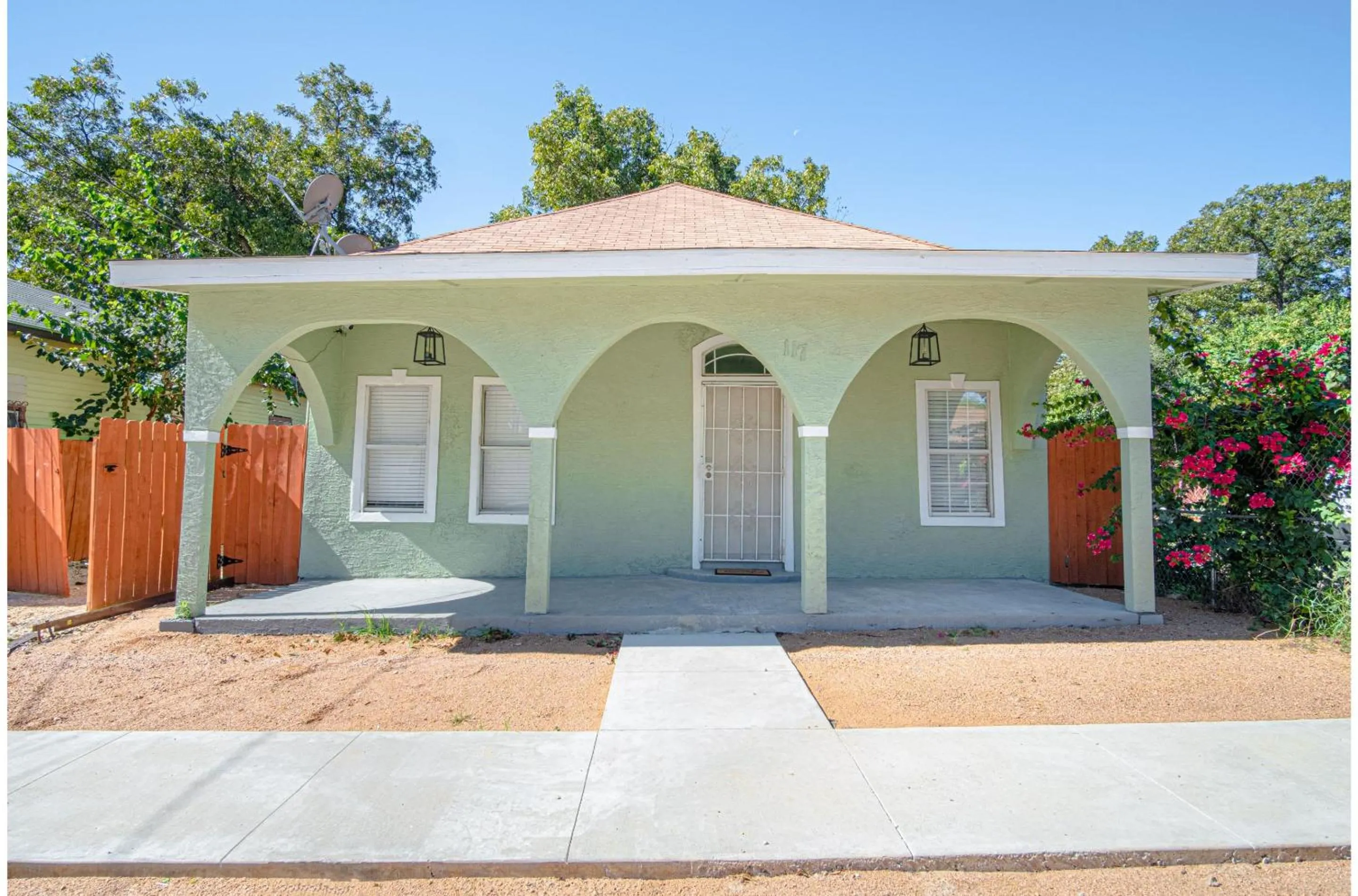 Property building in 3 BR1 BA Remodeled Home Near Downtown