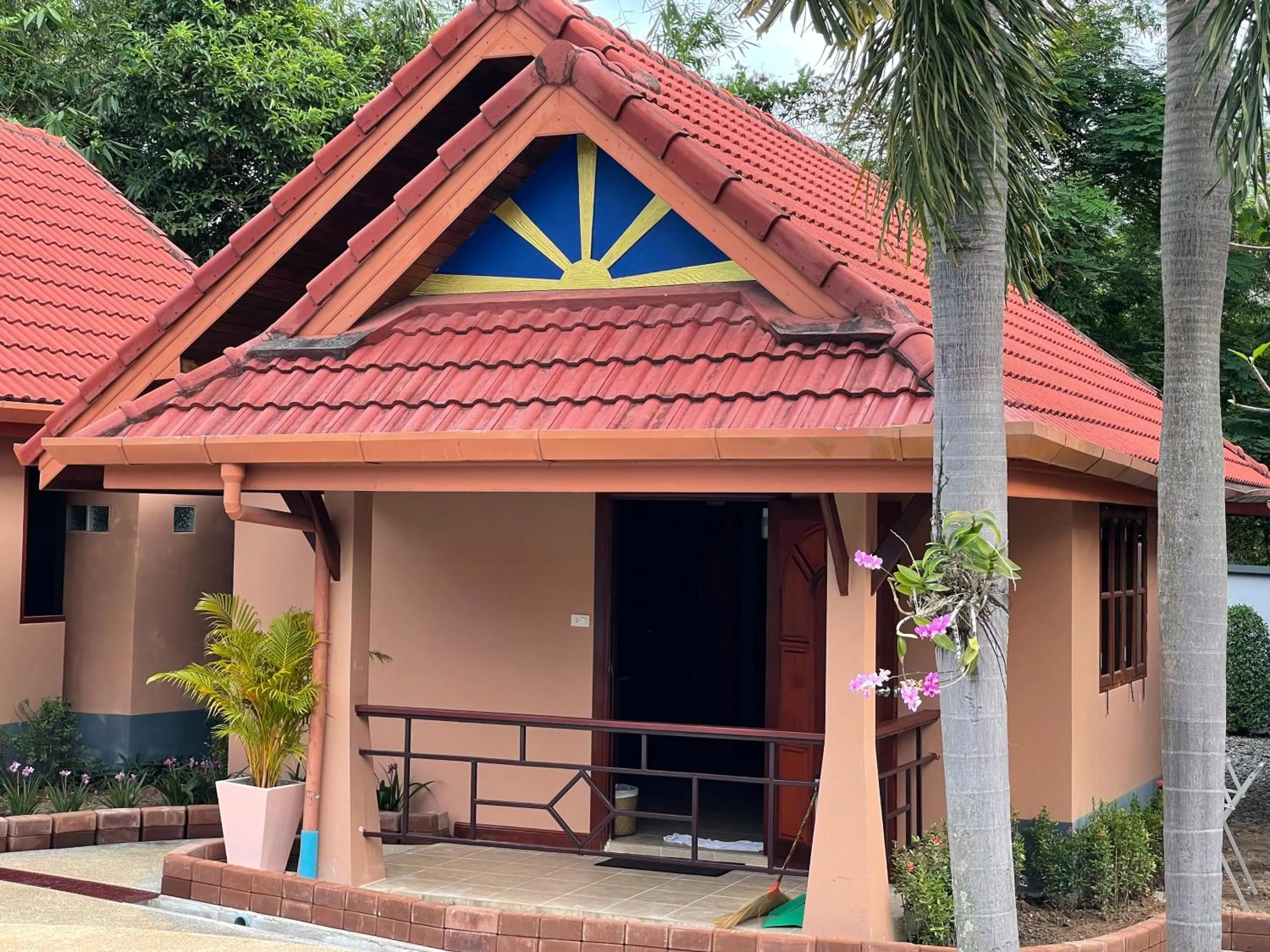 Property building in The Pace Phuket Boutique Resort