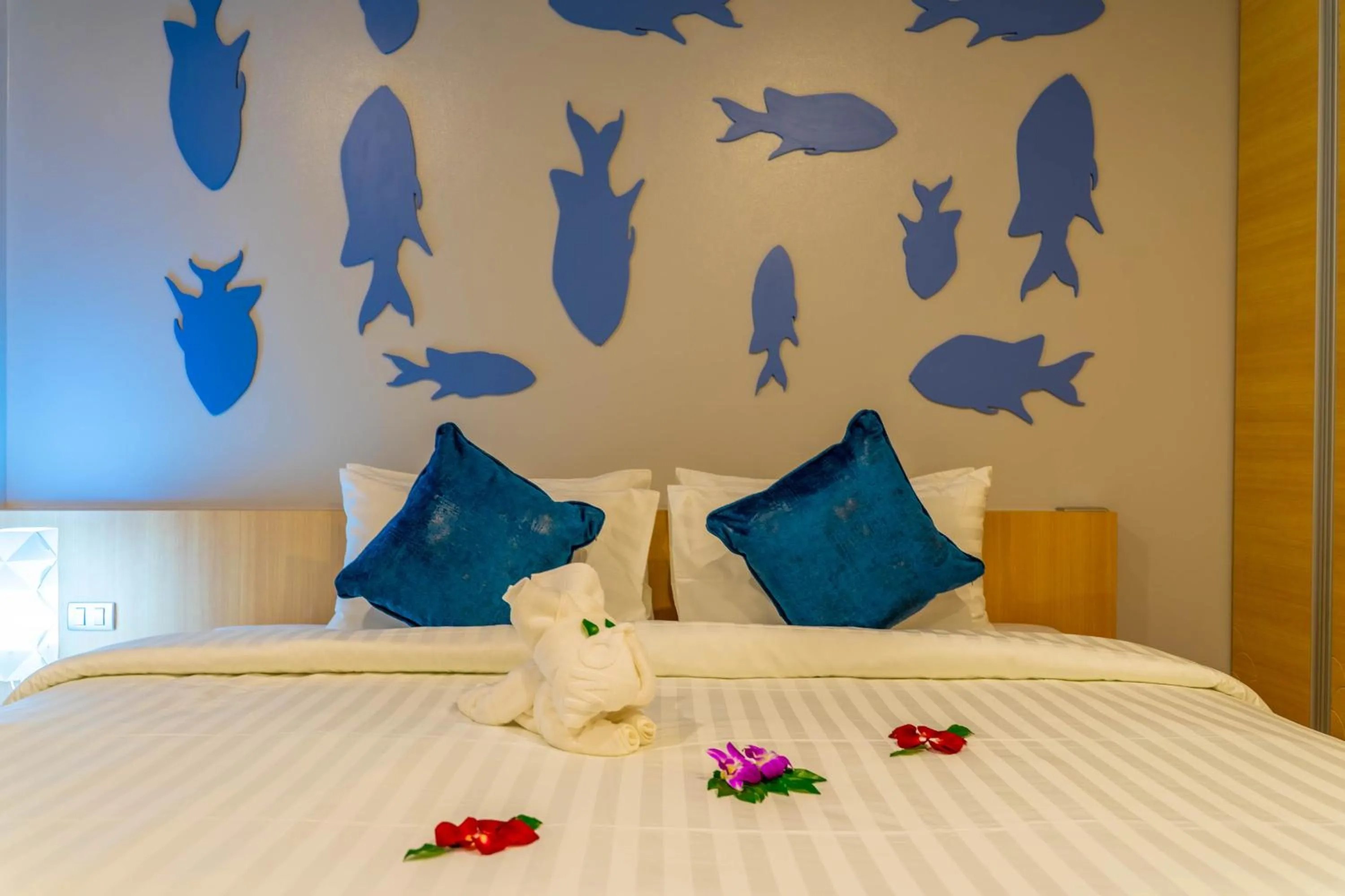 Bed in Golden Paradise Hotel - SHA PLUS