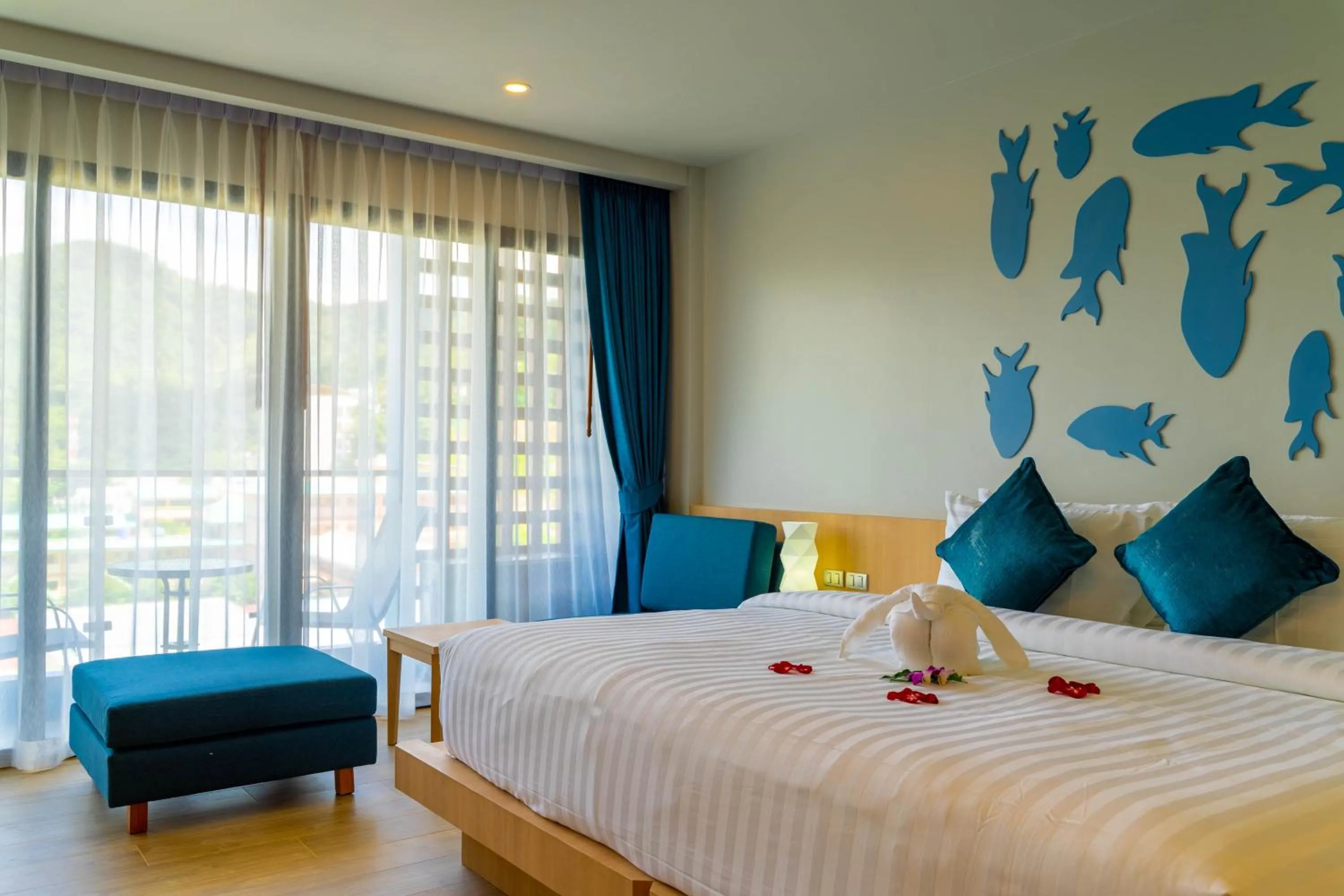 Bed in Golden Paradise Hotel - SHA PLUS