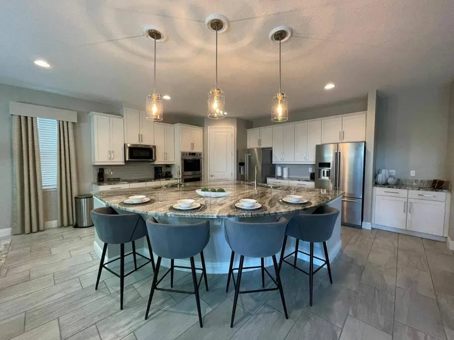 Kitchen or kitchenette in Spectacular 12-Bed Mansion with game room