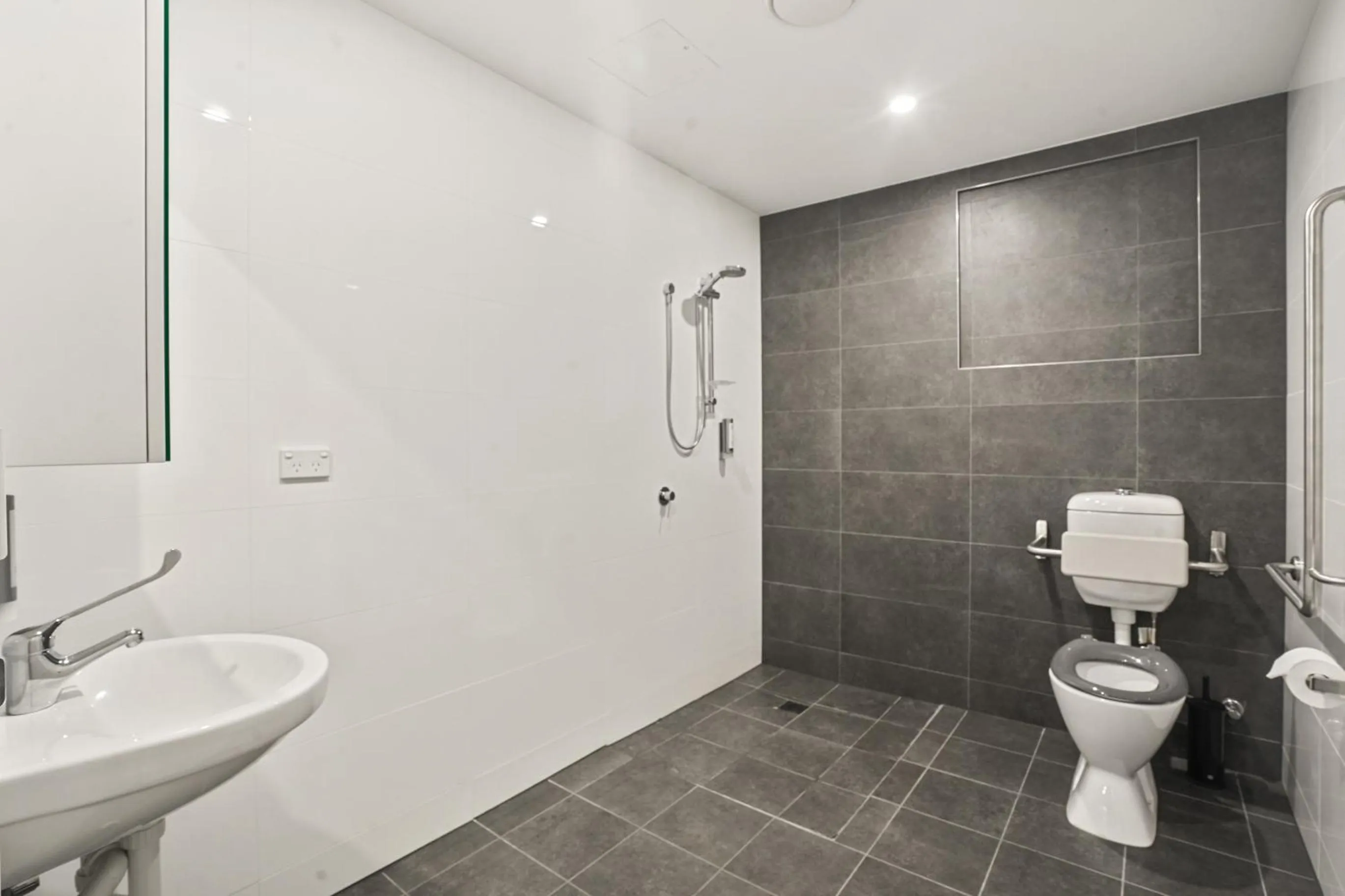 Shower in Coogee Studio Apartments