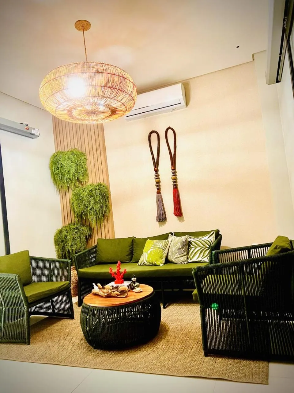 Communal lounge/ TV room in Paraiso Beach Hotel