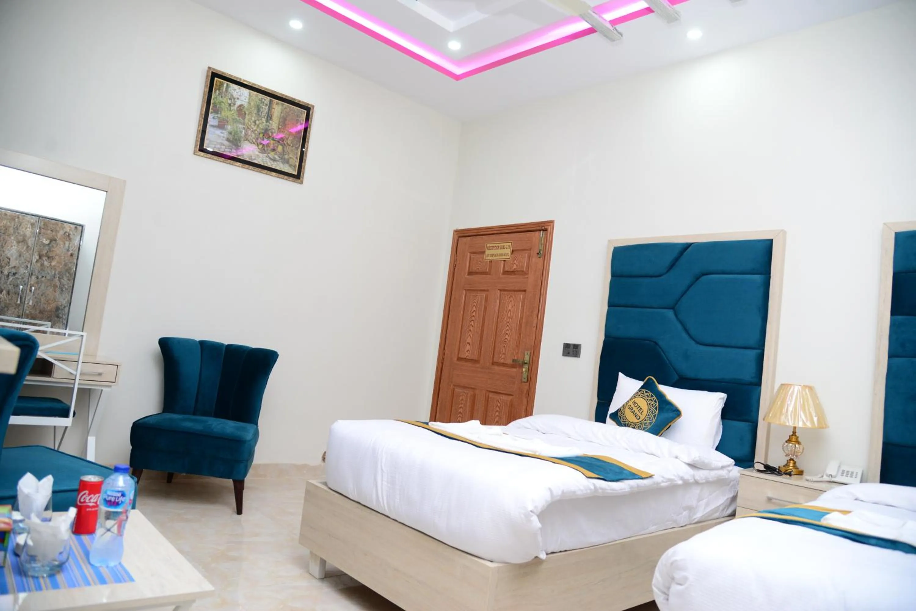 Bed in Hotel Grand Lahore