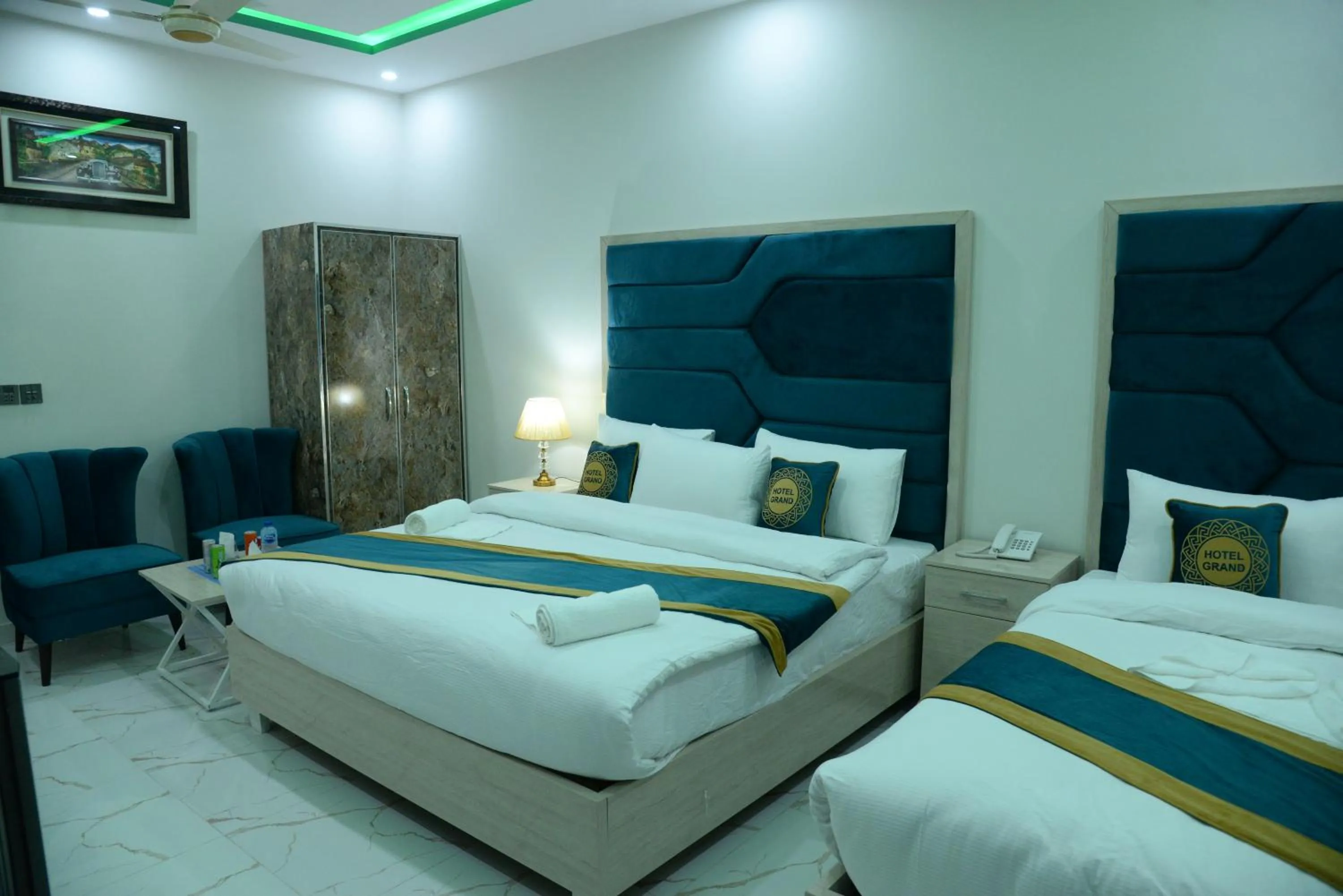 Bed in Hotel Grand Lahore