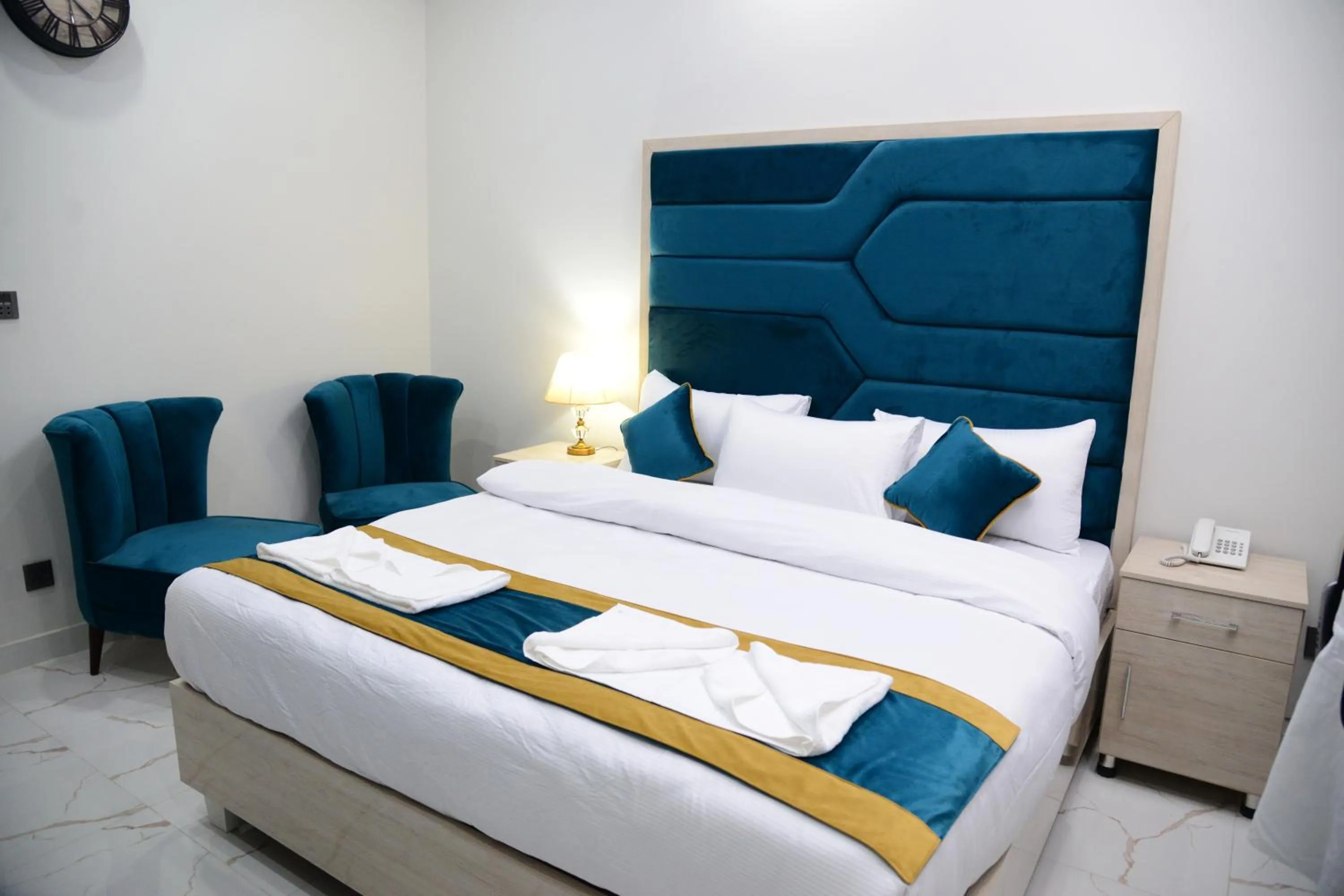 Bed in Hotel Grand Lahore