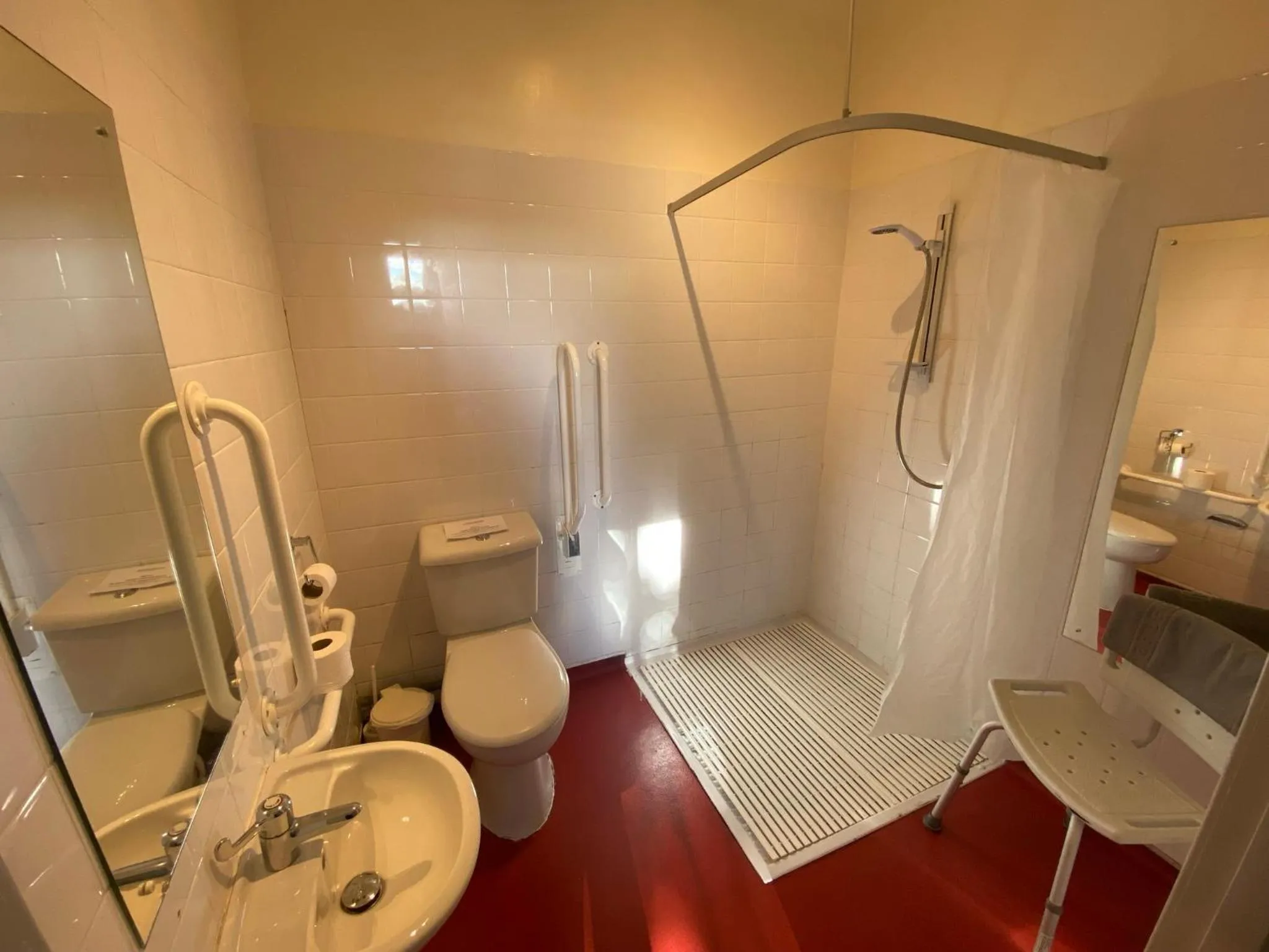 Bathroom in The Clovenfords Hotel