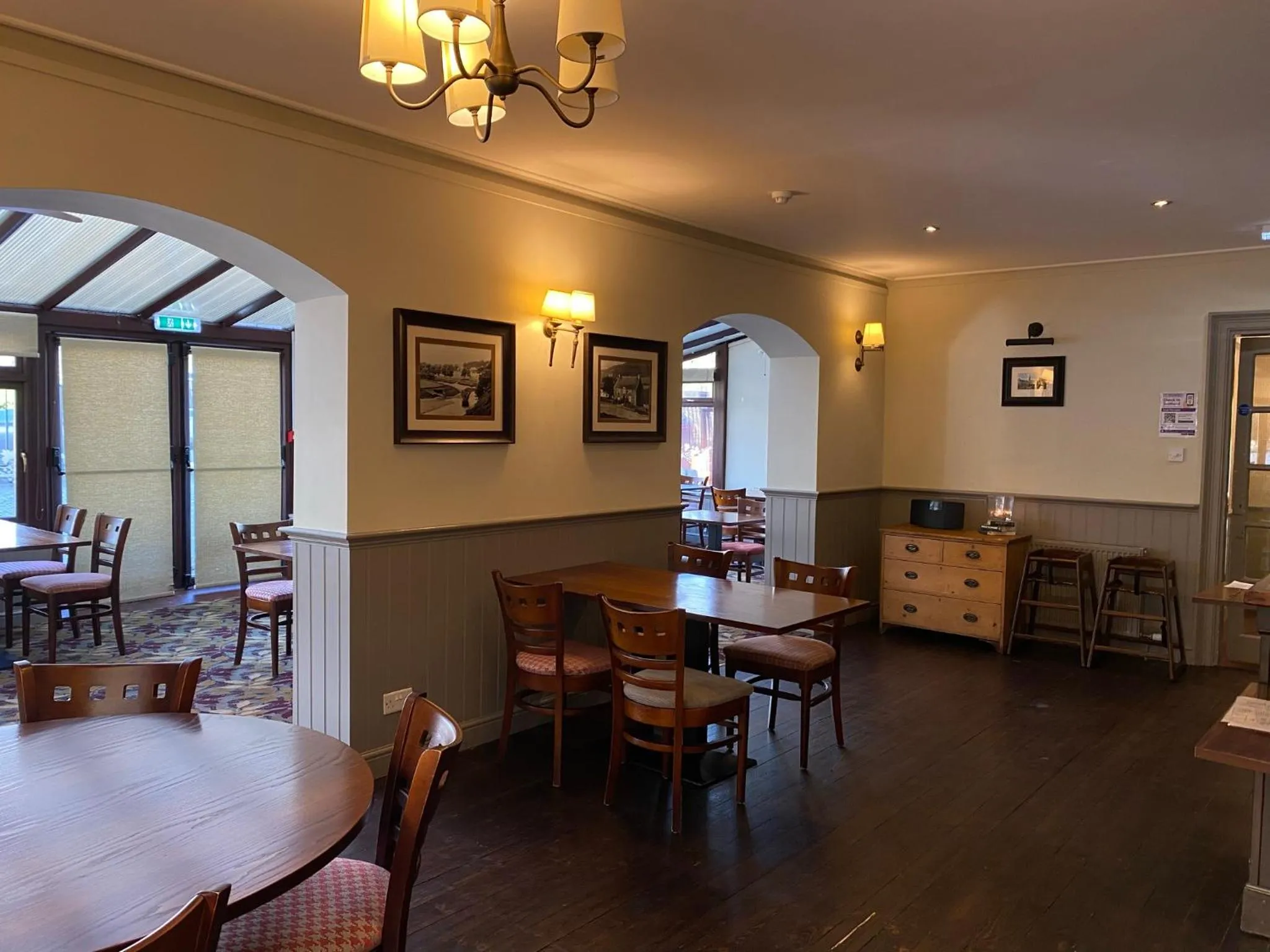 Restaurant/Places to Eat in The Clovenfords Hotel