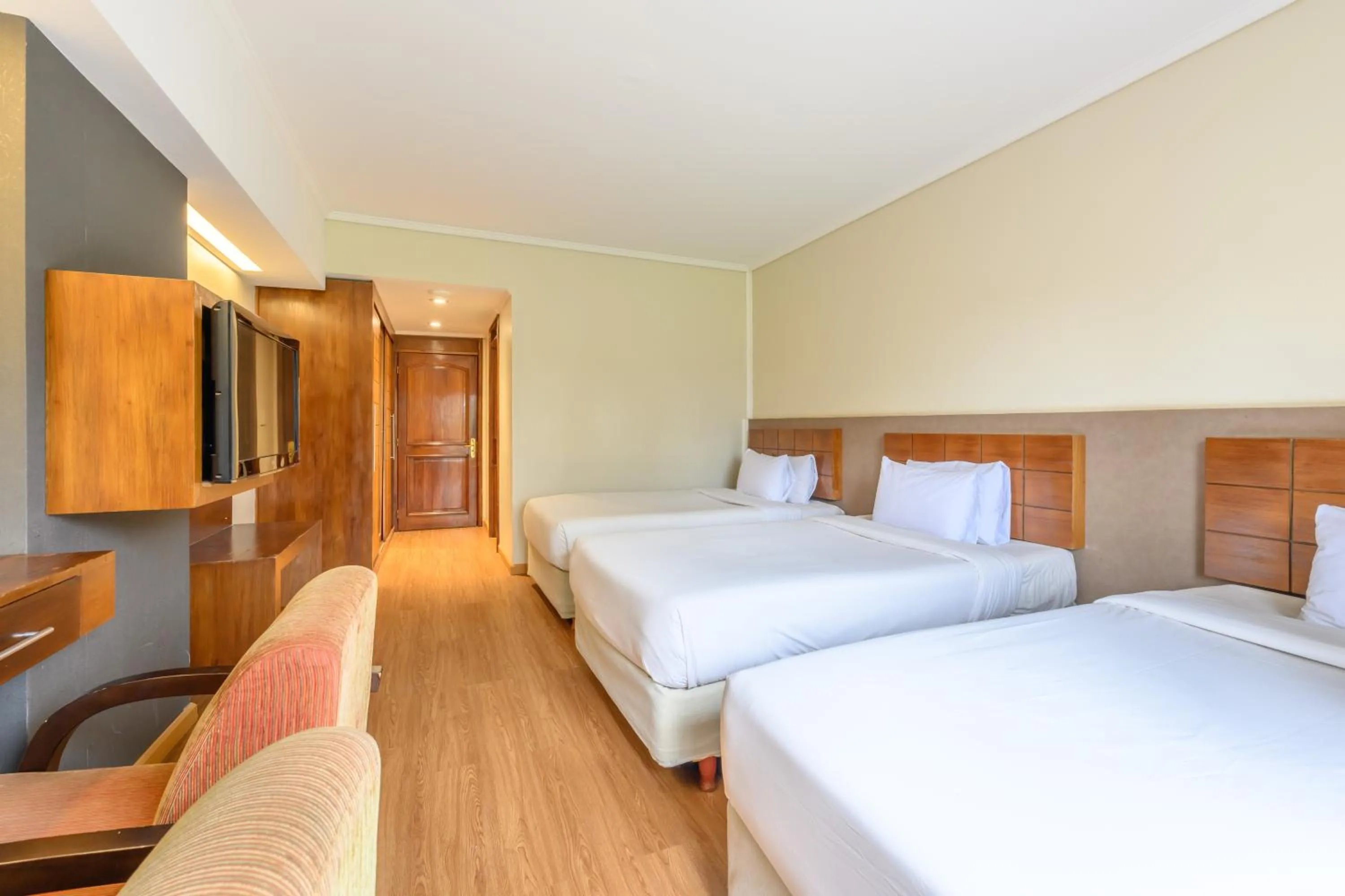 Photo of the whole room, Bed in Exe Hotel Cataratas