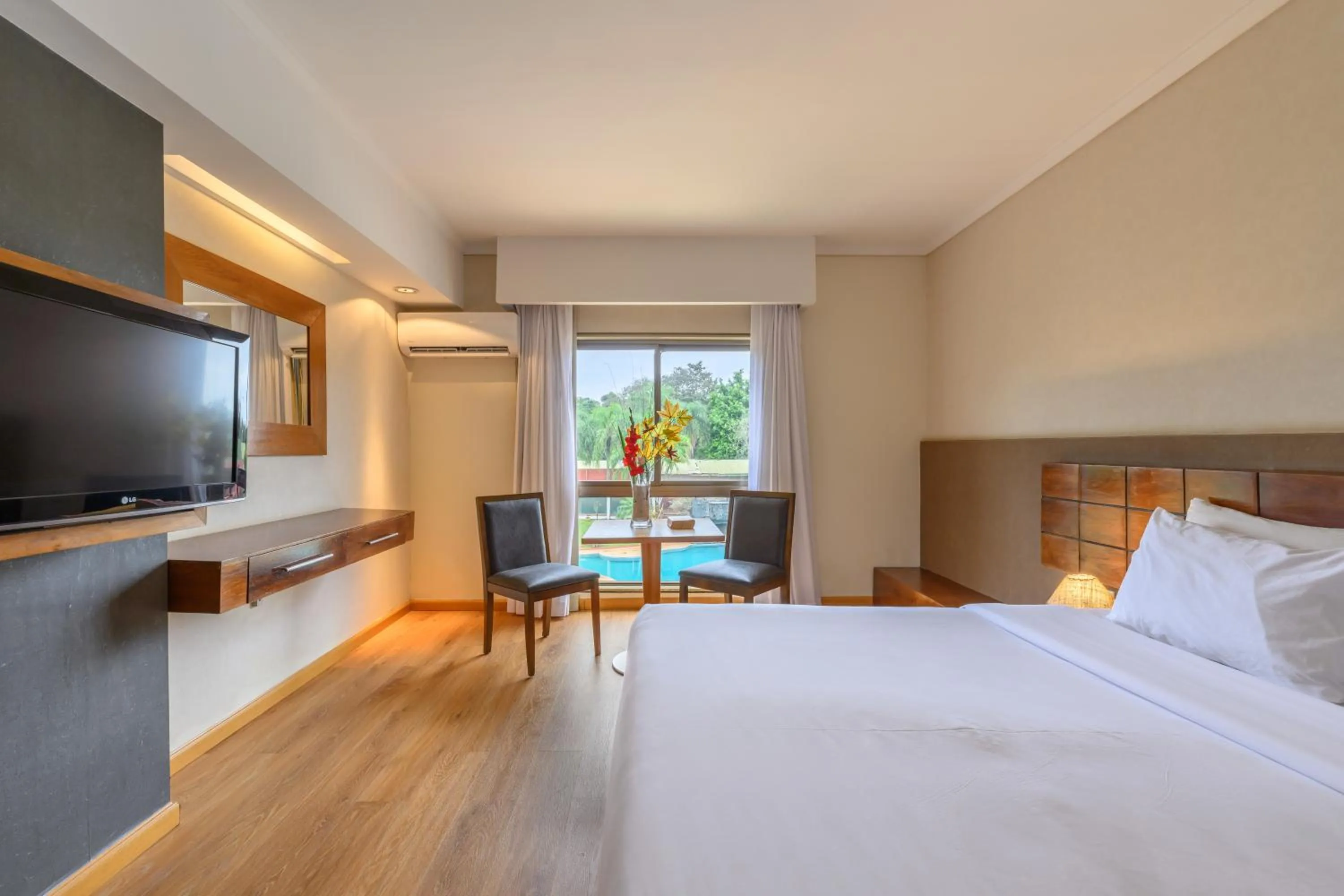 Photo of the whole room, Bed in Exe Hotel Cataratas