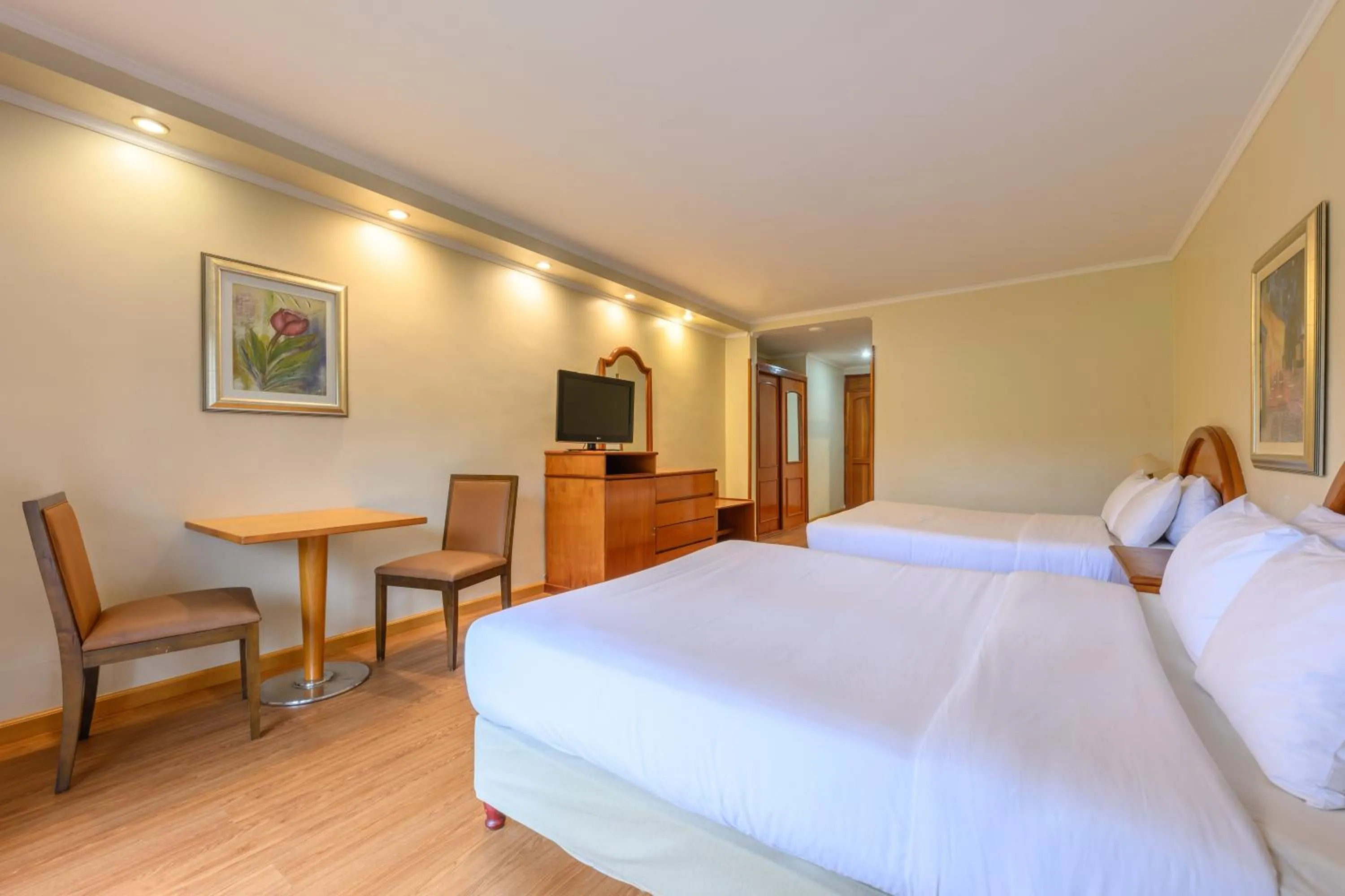 Photo of the whole room, Bed in Exe Hotel Cataratas