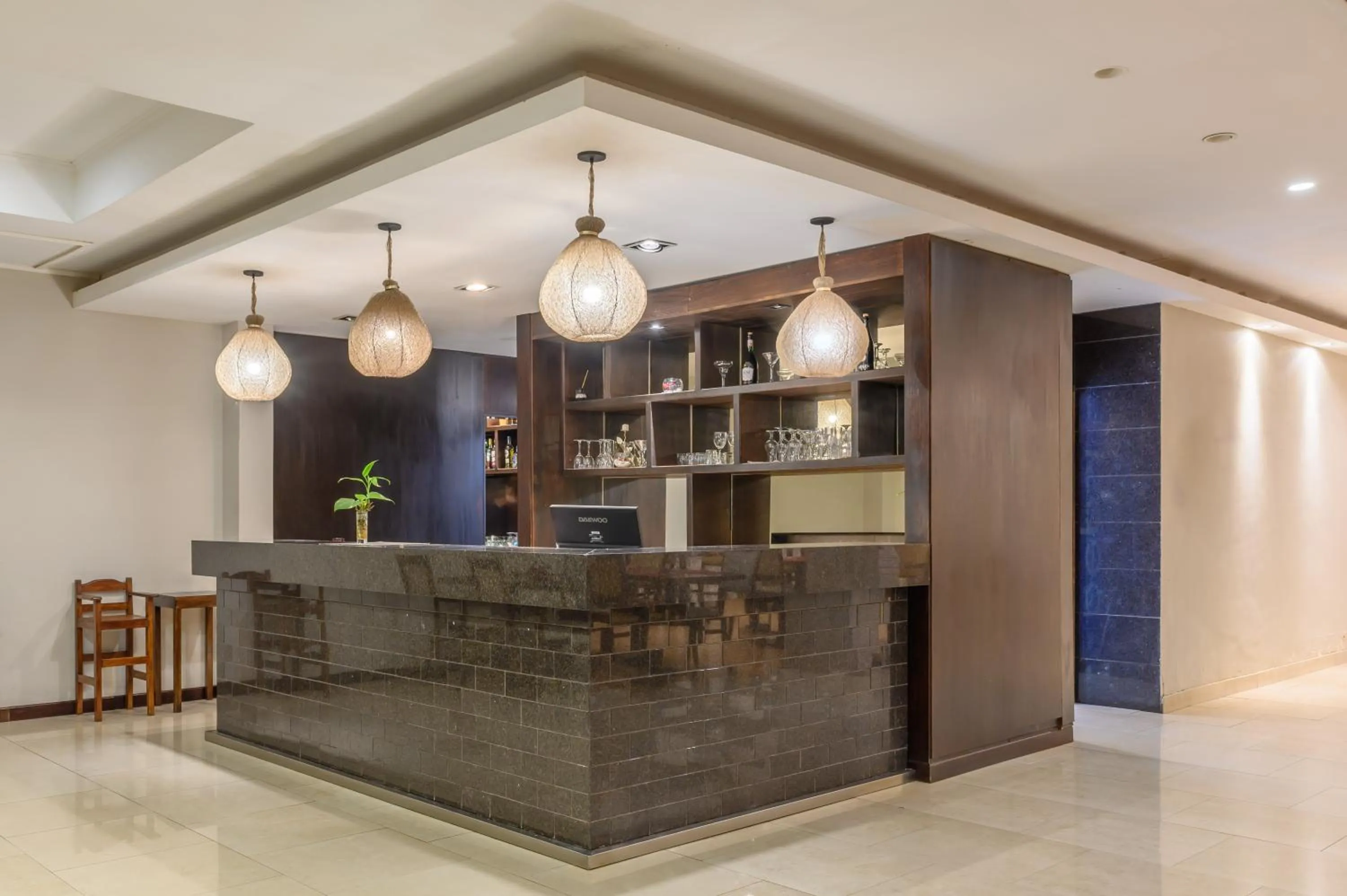 Restaurant/places to eat in Exe Hotel Cataratas