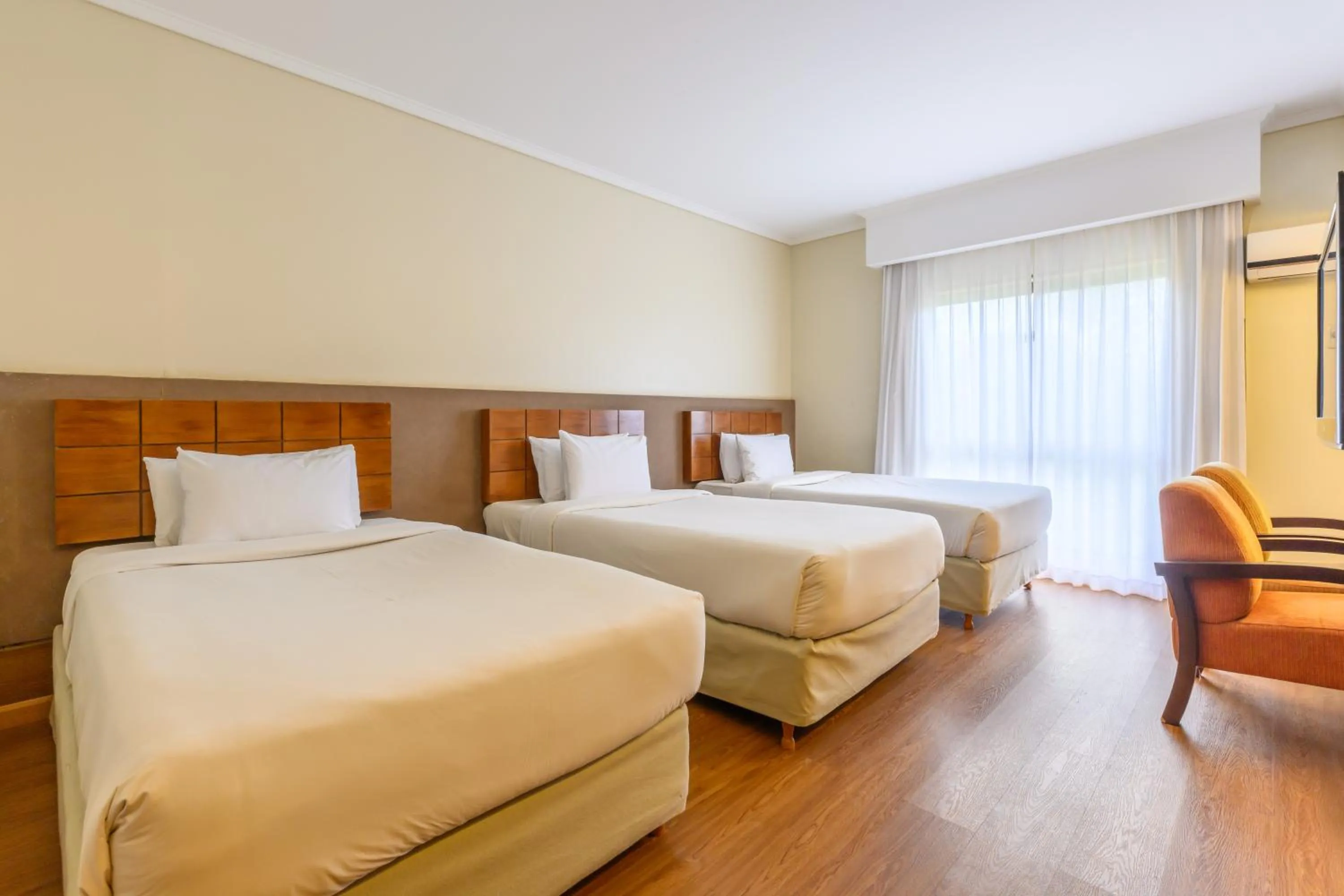 Photo of the whole room, Bed in Exe Hotel Cataratas