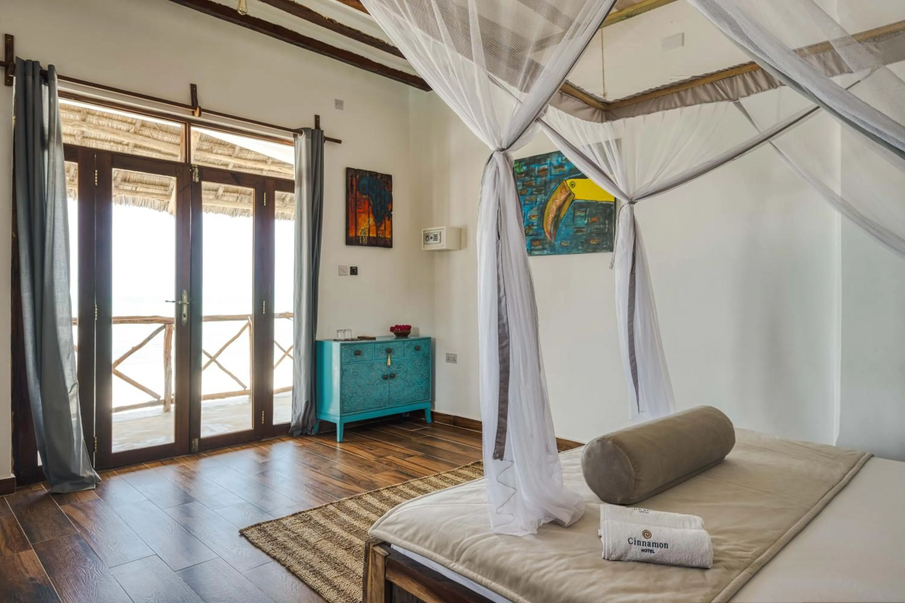 Bed in Cinnamon Hotel