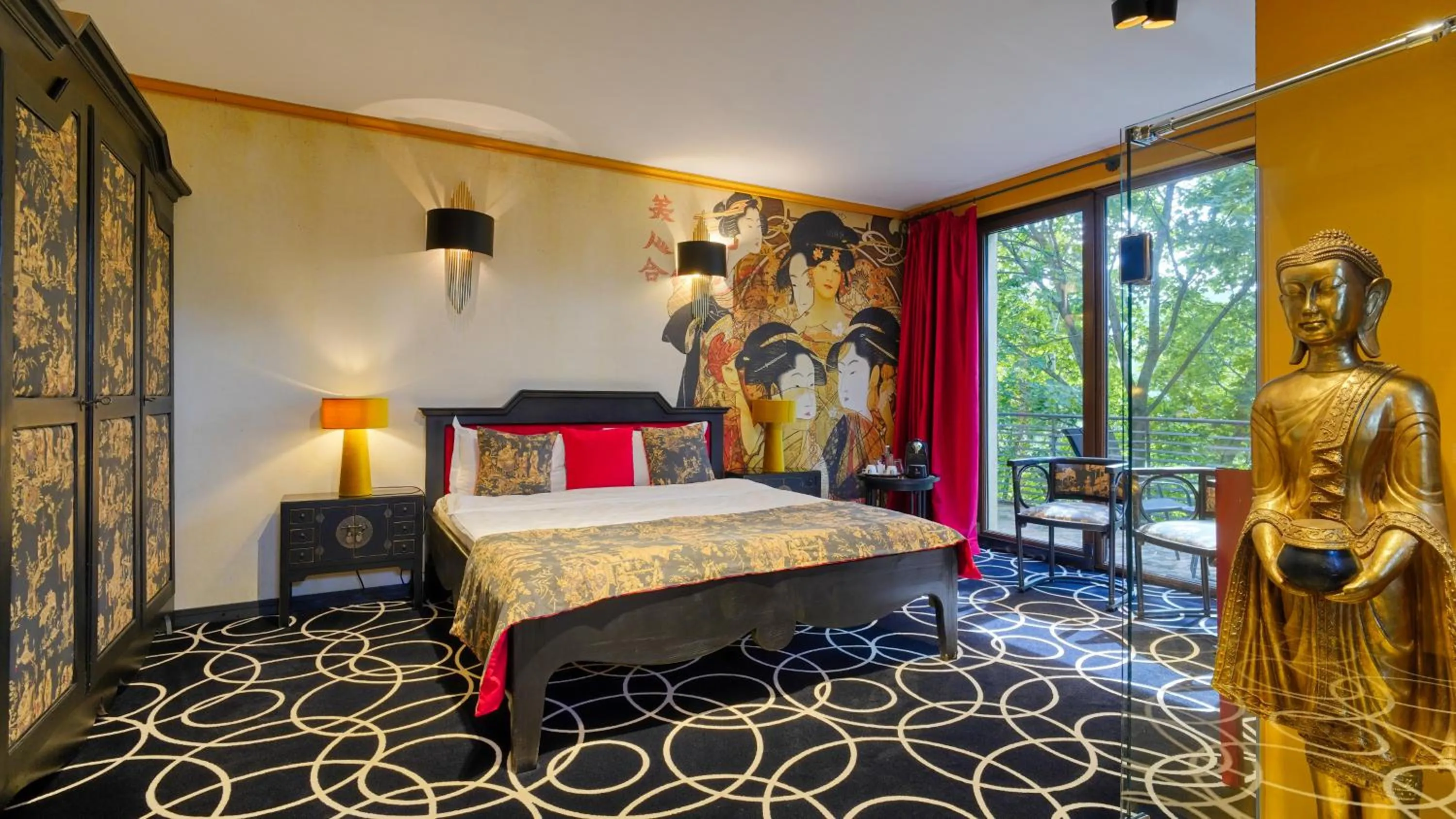 Photo of the whole room, Bed in Relax in Style Boutique Hotel