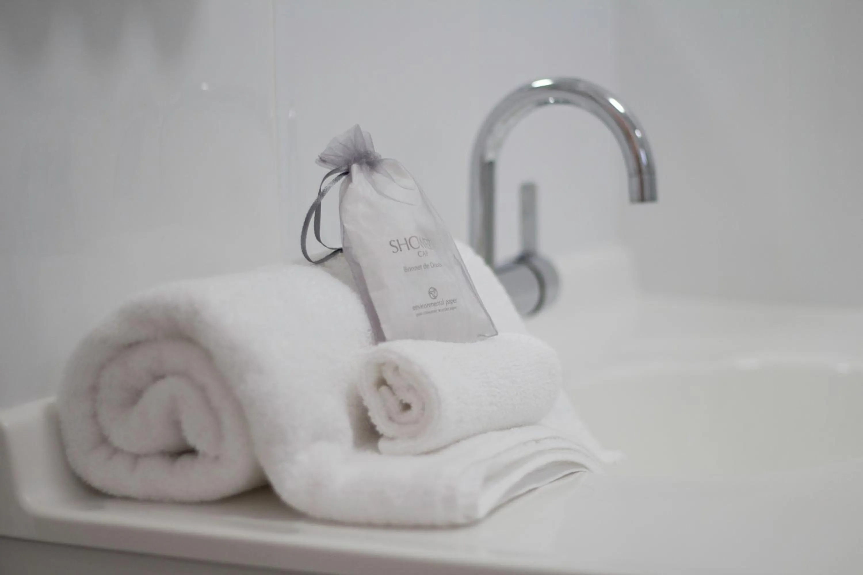 Bathroom in Cara Motel