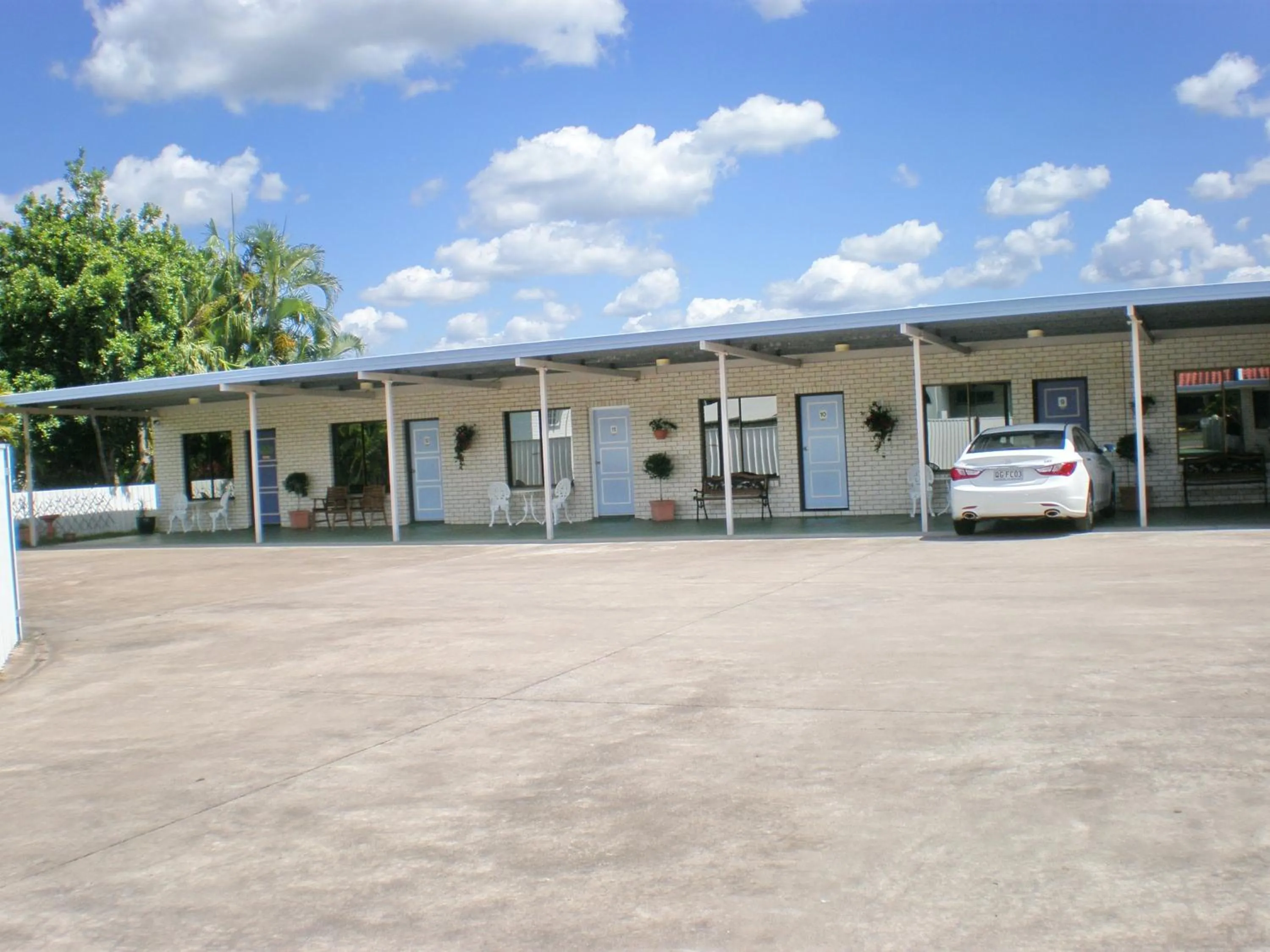 Property building in Cara Motel