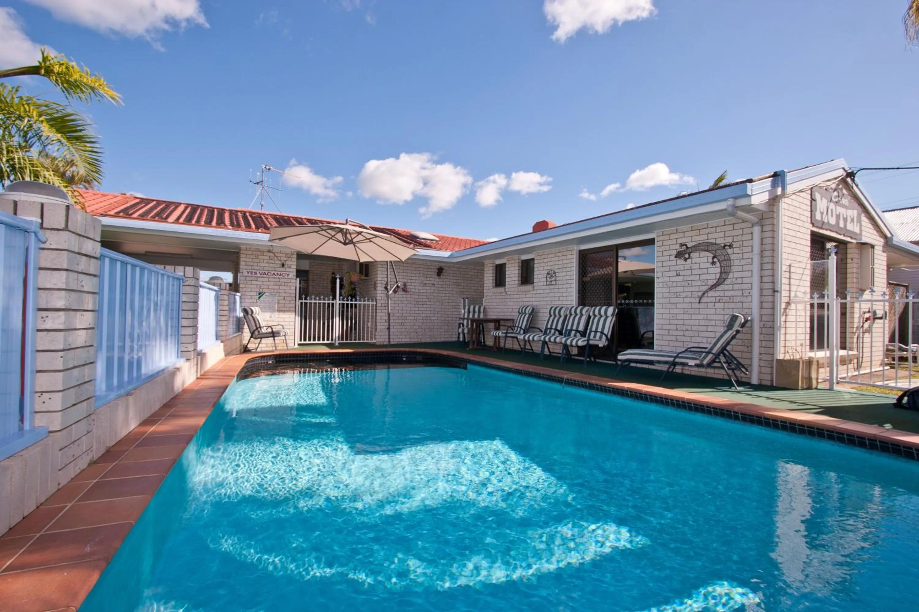 Swimming pool in Cara Motel
