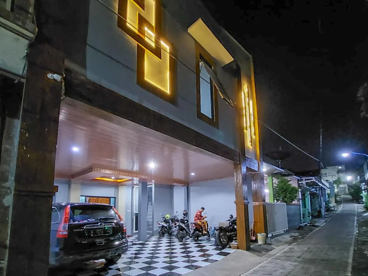 Facade/entrance in Guest House Kembar Syariah Semarang RedPartner