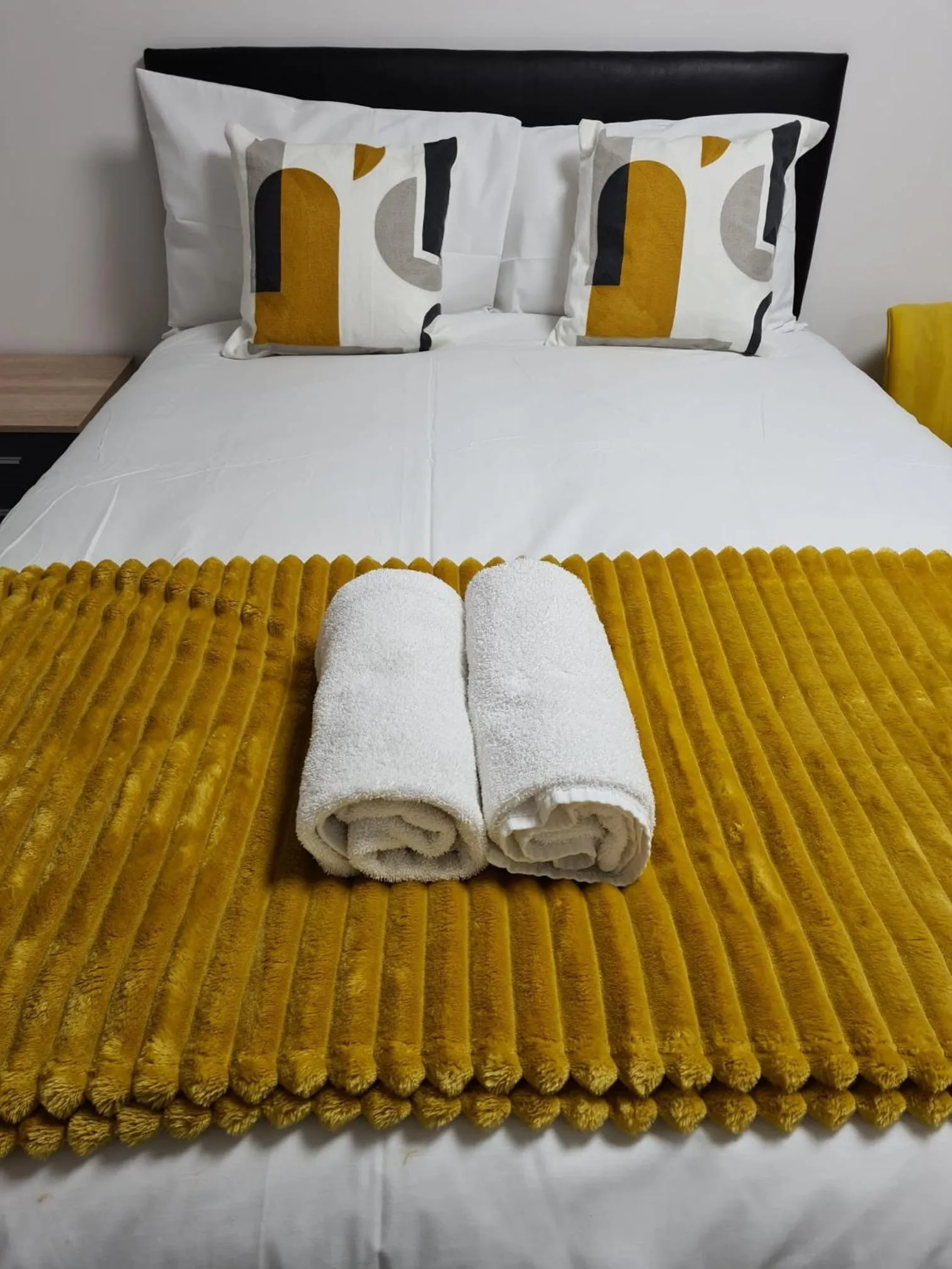 Bed in WNS Apartments Canary Wharf