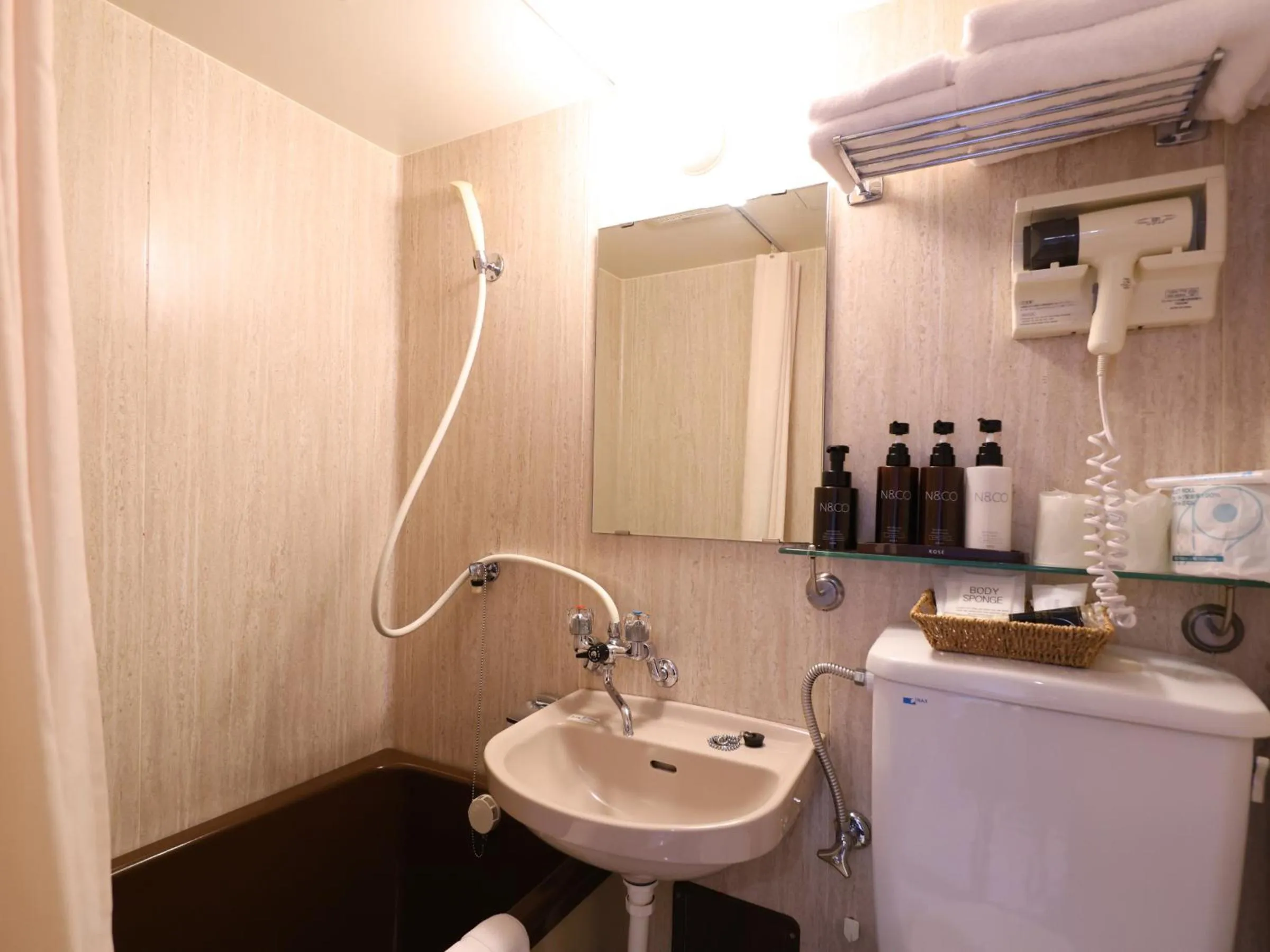 Bathroom in Petit Hotel & Restaurant Old Age