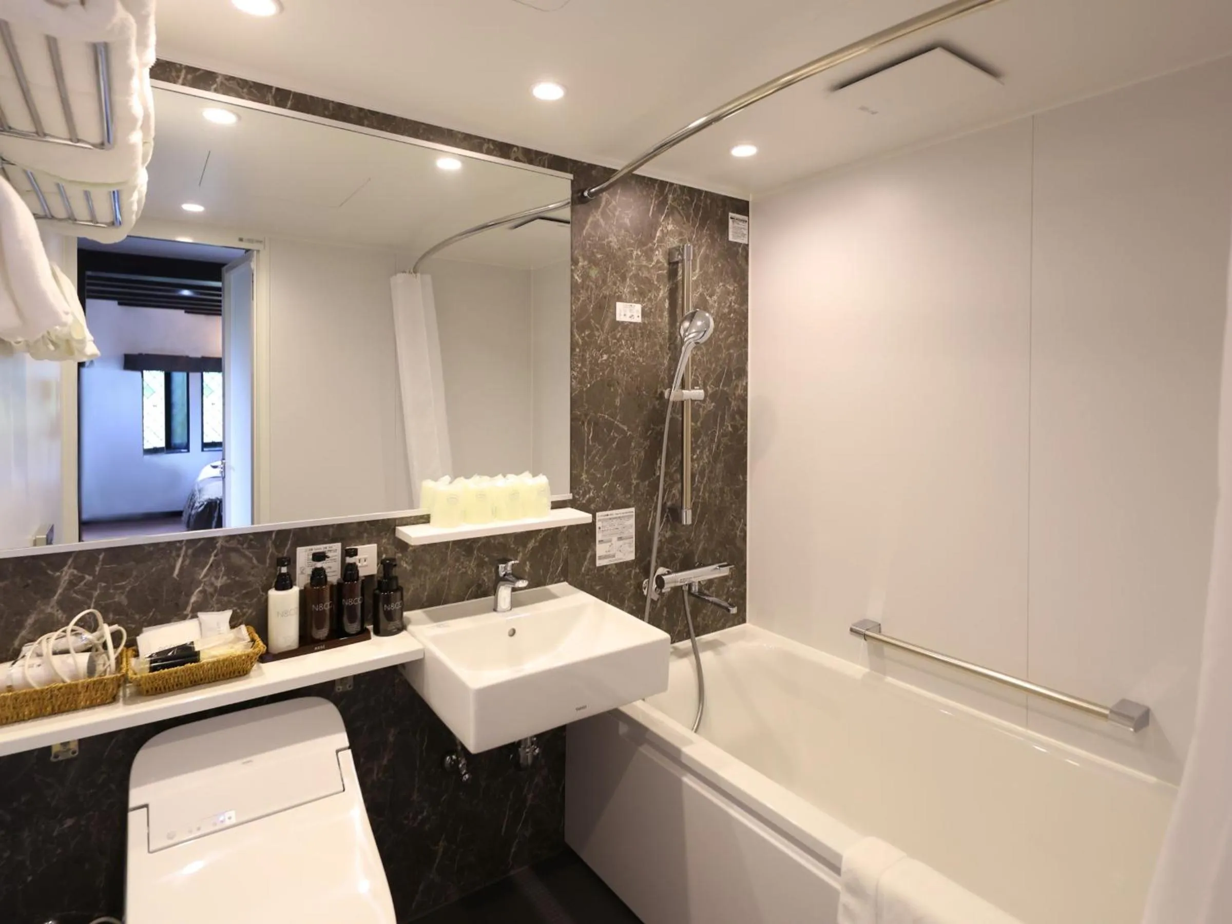 Bathroom in Petit Hotel & Restaurant Old Age