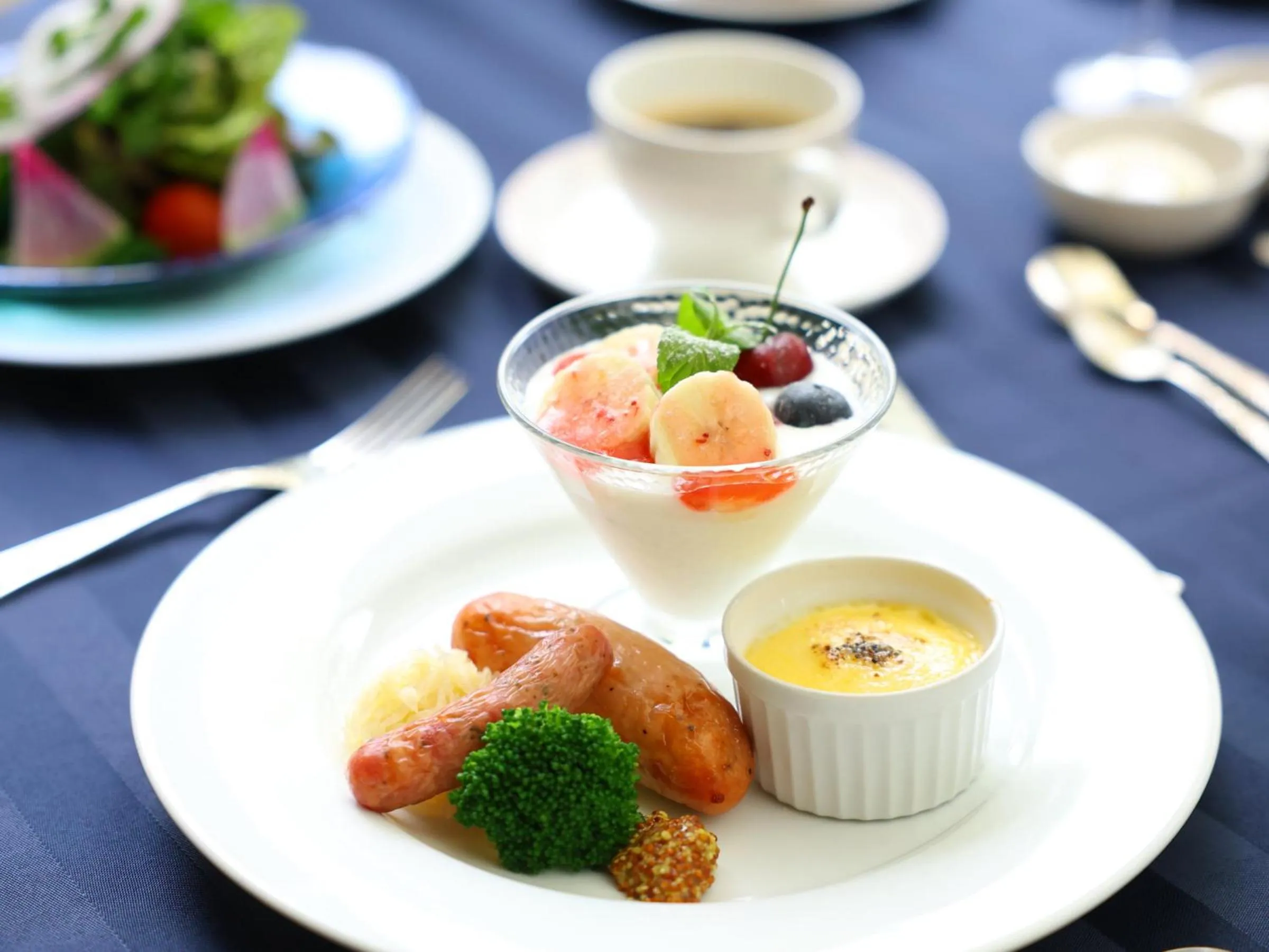 Breakfast in Petit Hotel & Restaurant Old Age