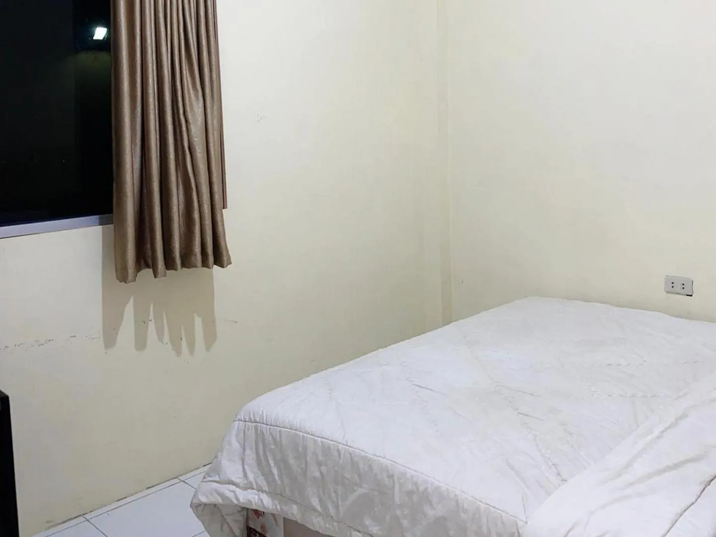 Bedroom, Bed in Pondok Indah Syariah near Suzuya Mall Langsa RedPartner