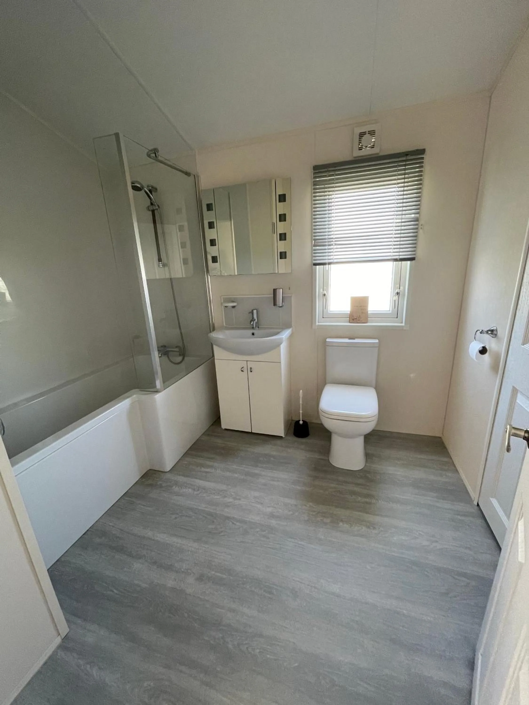 Bathroom in Romney Lodge