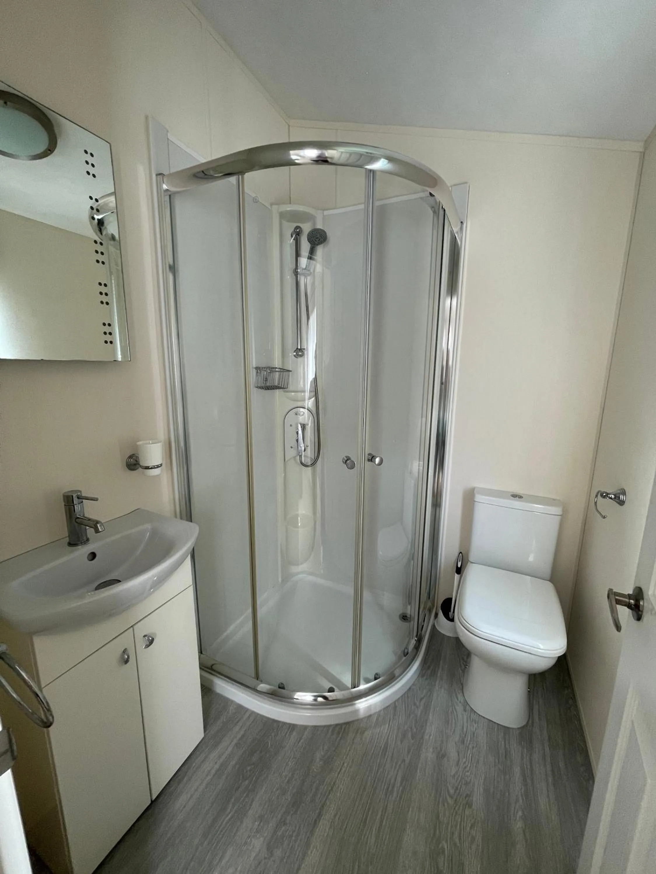 Bathroom in Romney Lodge