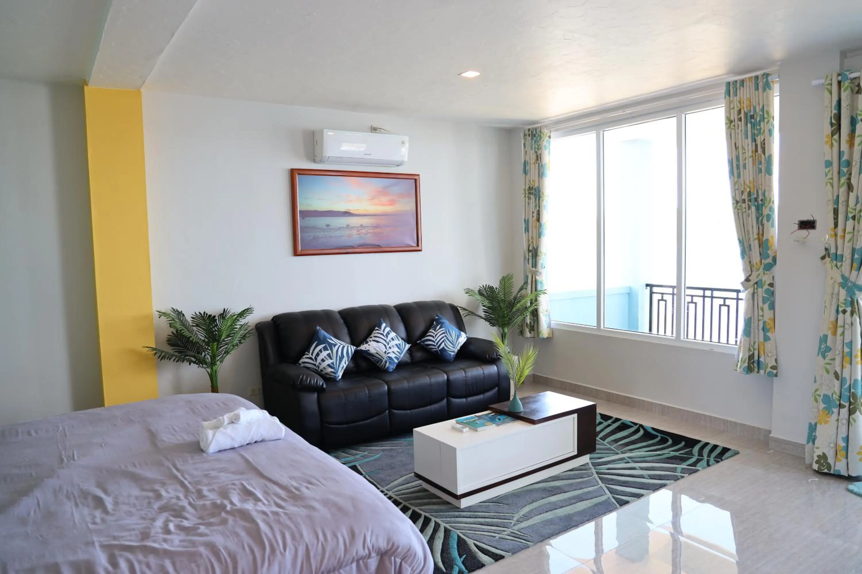 Living room, Bed in Grace Wave Resort