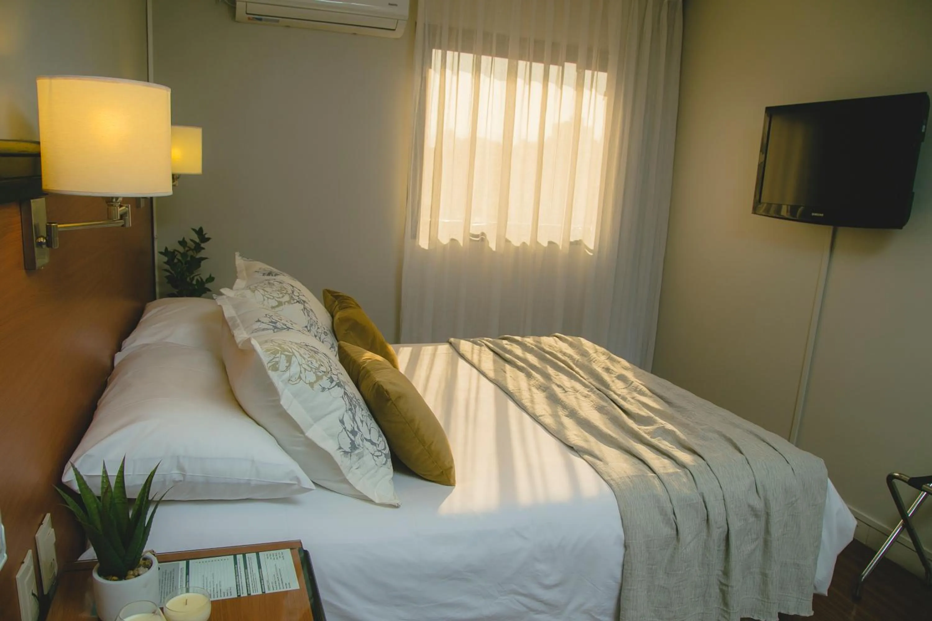 Photo of the whole room, Bed in Garden Park Hotel